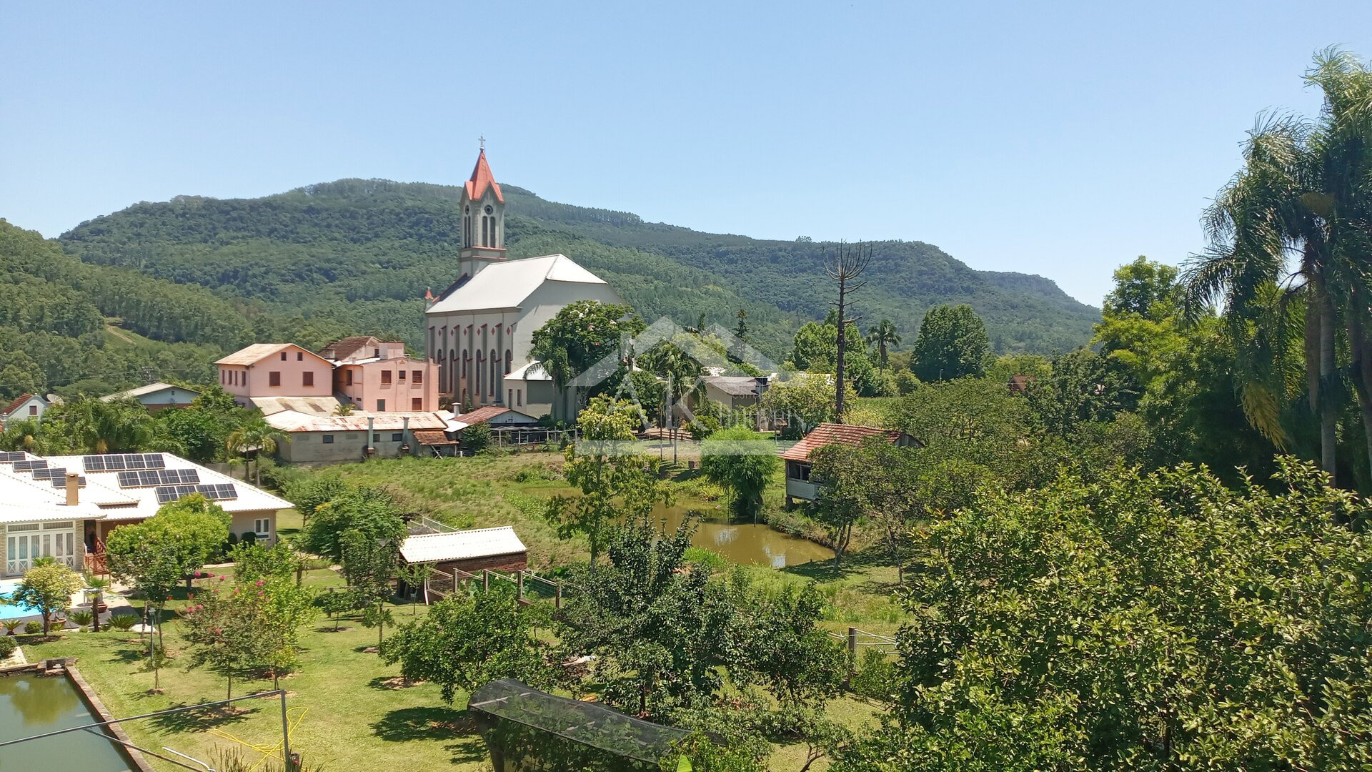 Amplo terreno com projeto comercial/residencial a venda em Picada Café na Serra Gaúcha