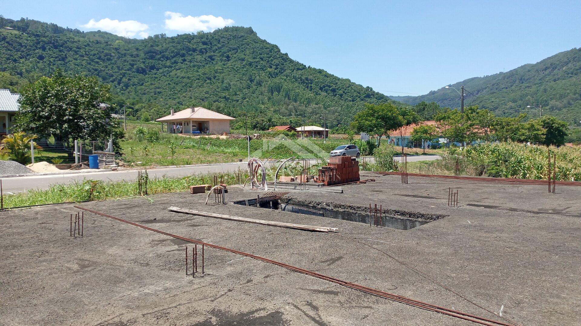 Amplo terreno com projeto comercial/residencial a venda em Picada Café na Serra Gaúcha