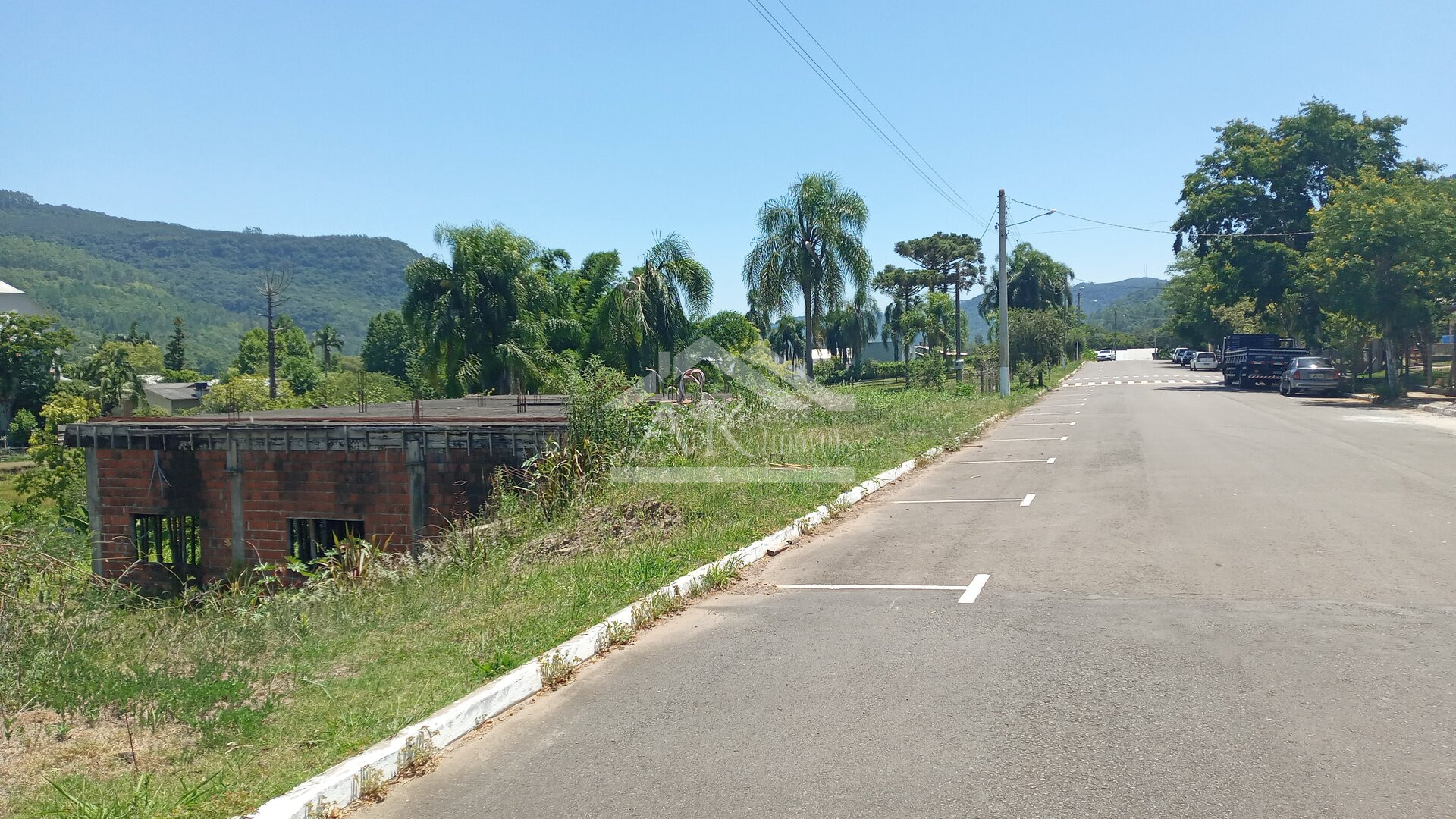 Amplo terreno com projeto comercial/residencial a venda em Picada Café na Serra Gaúcha