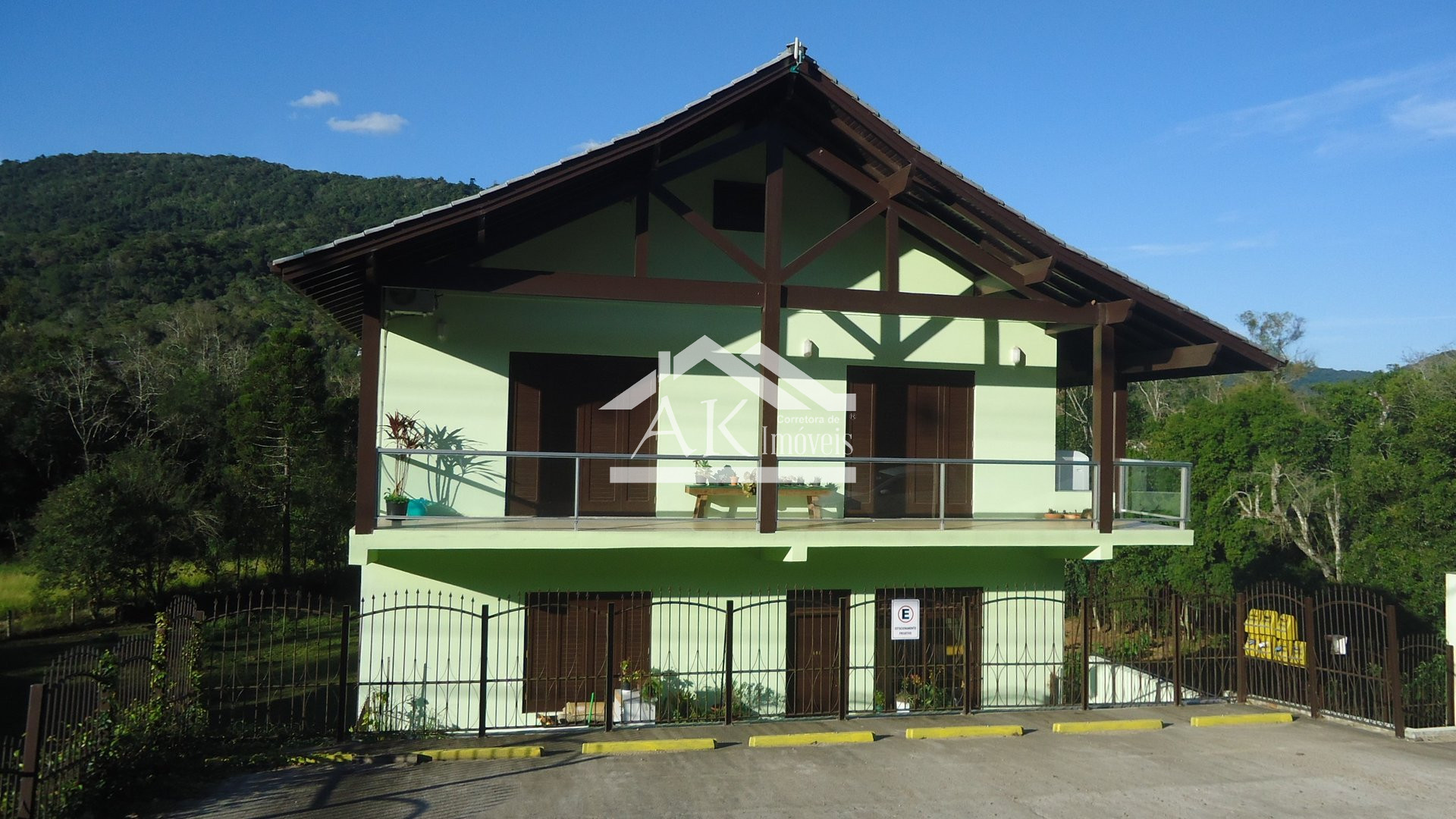 Apartamento com 2 dormitórios à venda no centro de Picada Café, na Serra Gaúcha