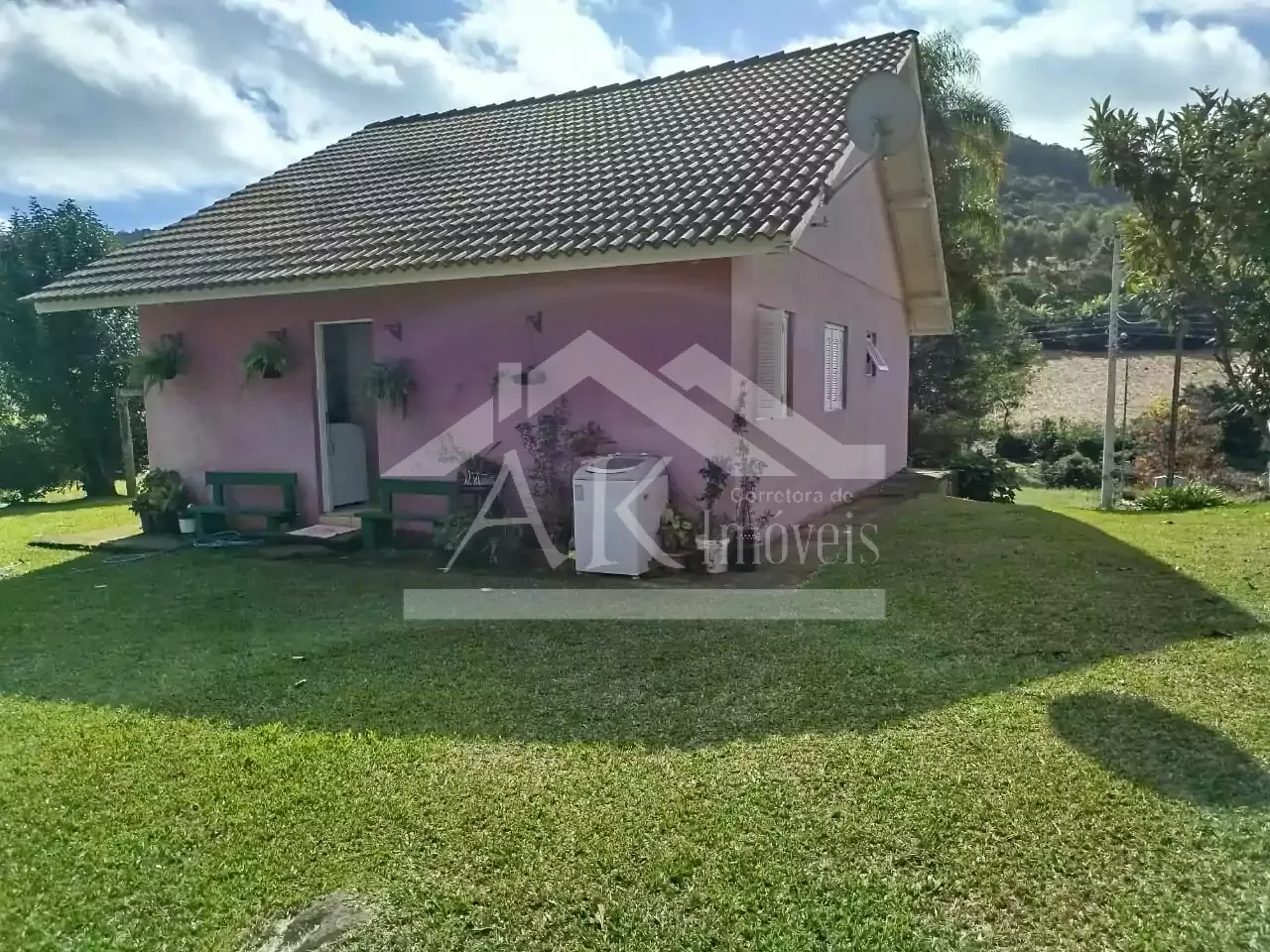 Casa com amplo terreno à venda no bairro Pinhal Alto em Nova Petrópolis