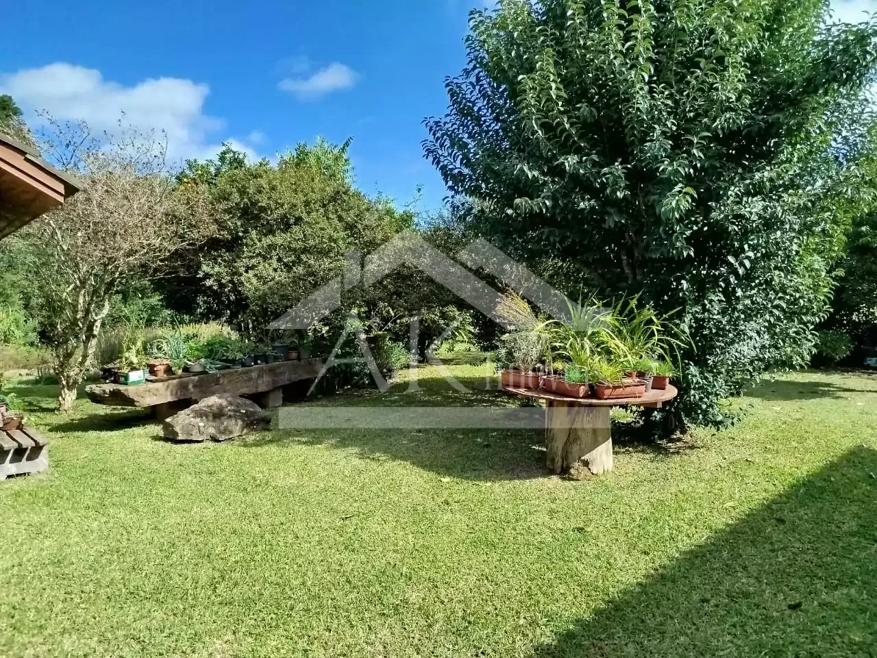 Casa com amplo terreno à venda no bairro Pinhal Alto em Nova Petrópolis