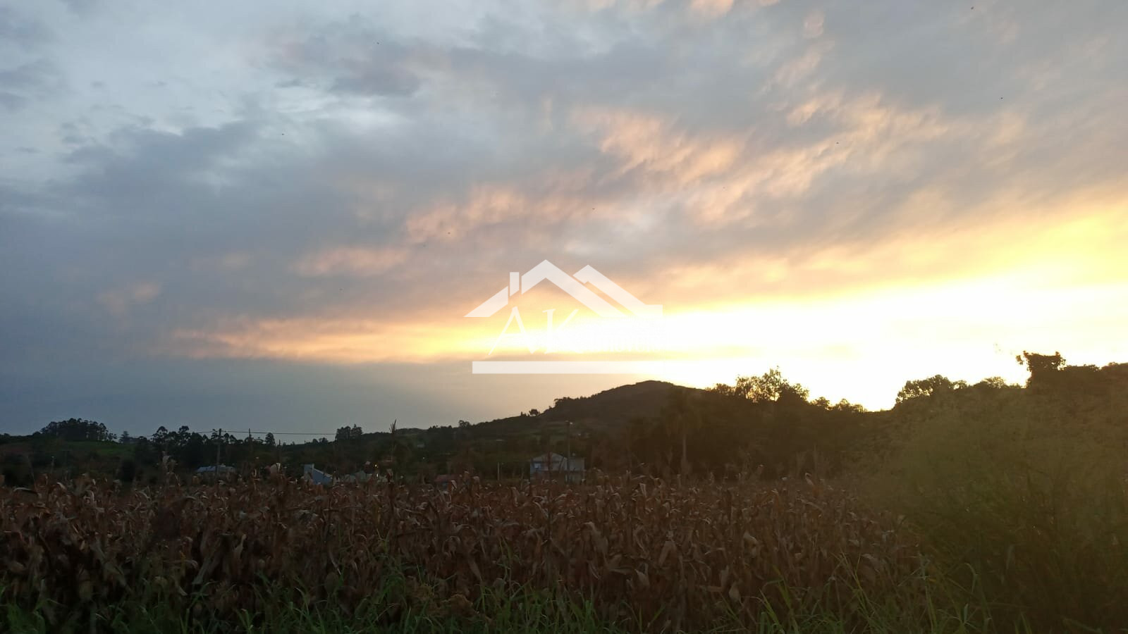 Terreno  á venda  no centro de  São José do Hortêncio