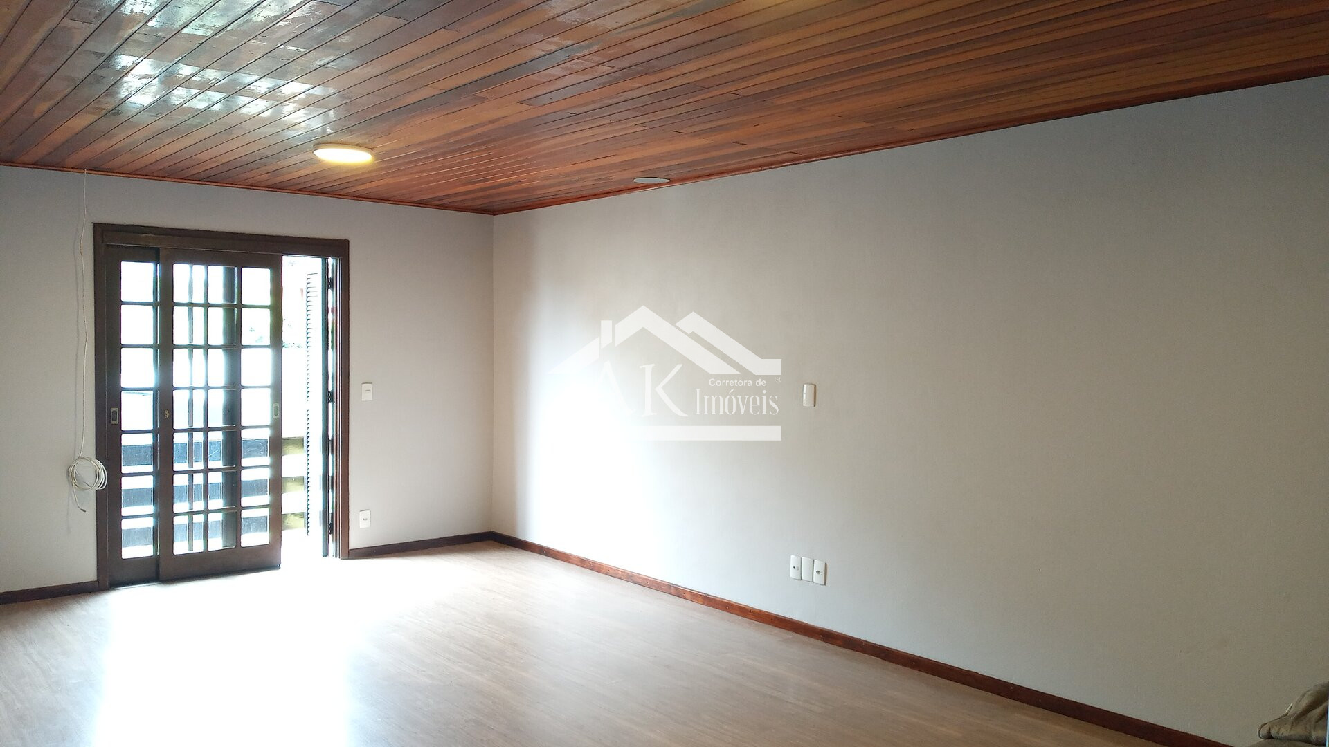 Casa com dois quartos e sala com lareira à venda em Nova Petrópolis na Serra Gaúcha