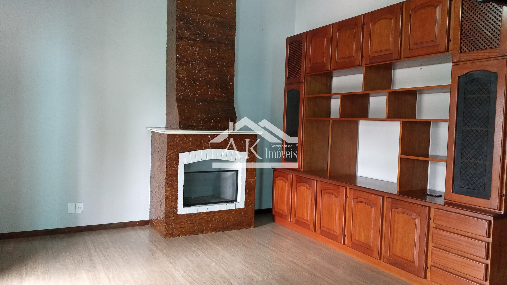Casa com dois quartos e sala com lareira à venda em Nova Petrópolis na Serra Gaúcha