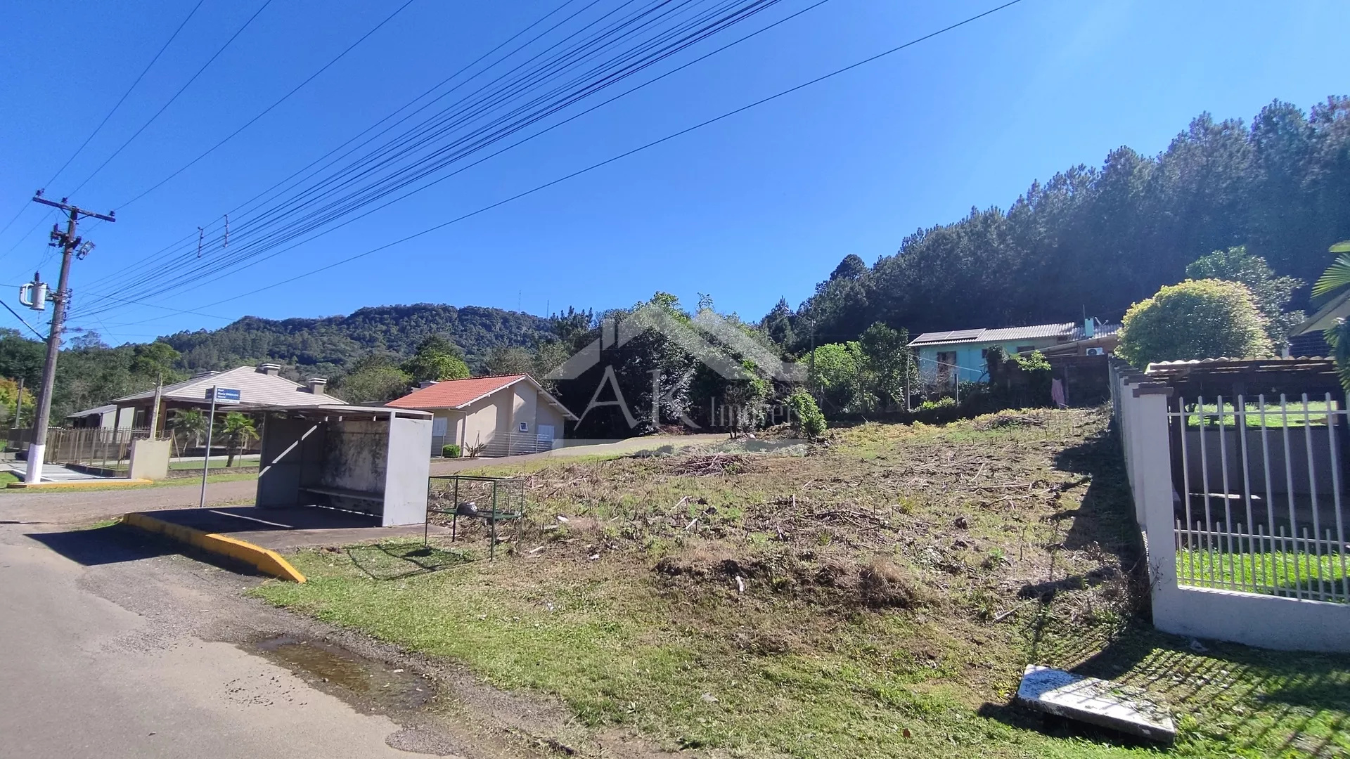 Amplo terreno de esquina à venda na cidade de Picada Café, na Serra Gaúcha