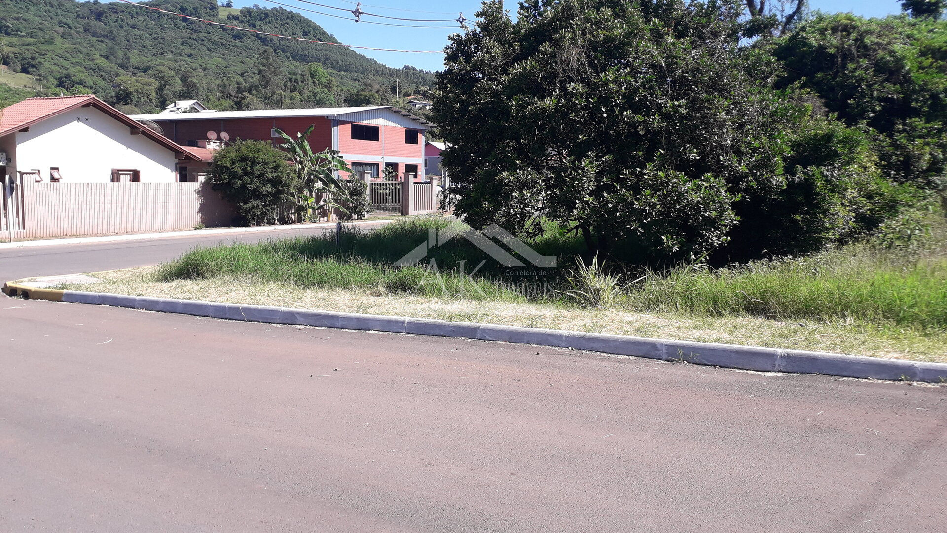 Terreno de esquina à venda em Picada Café, na Serra Gaúcha