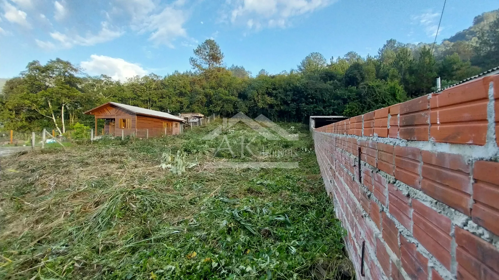 Amplo terreno a venda em bairro residencial em Picada Café na Serra Gaúcha