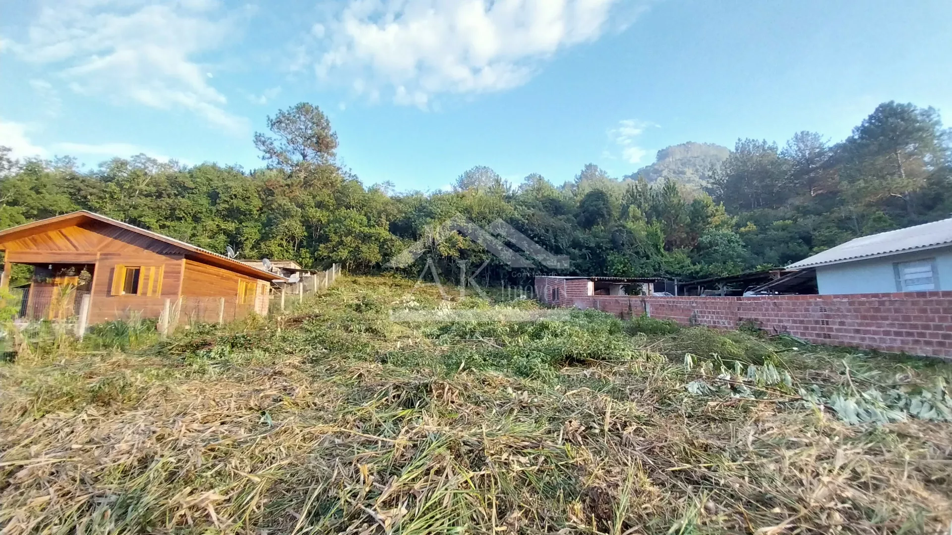Amplo terreno a venda em bairro residencial em Picada Café na Serra Gaúcha