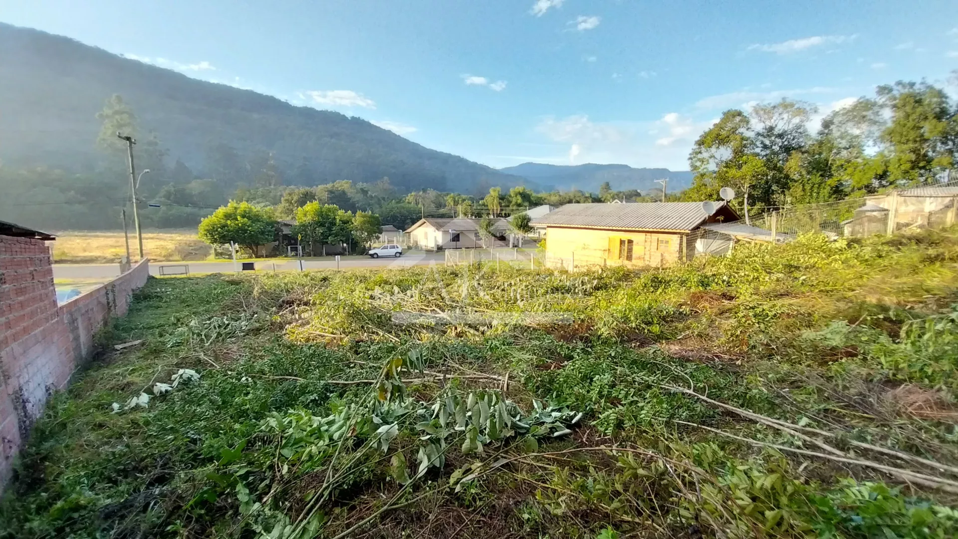 Amplo terreno a venda em bairro residencial em Picada Café na Serra Gaúcha