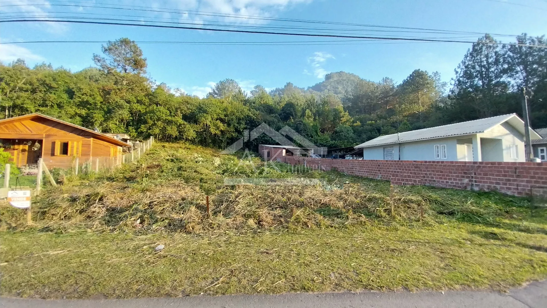 Amplo terreno a venda em bairro residencial em Picada Café na Serra Gaúcha