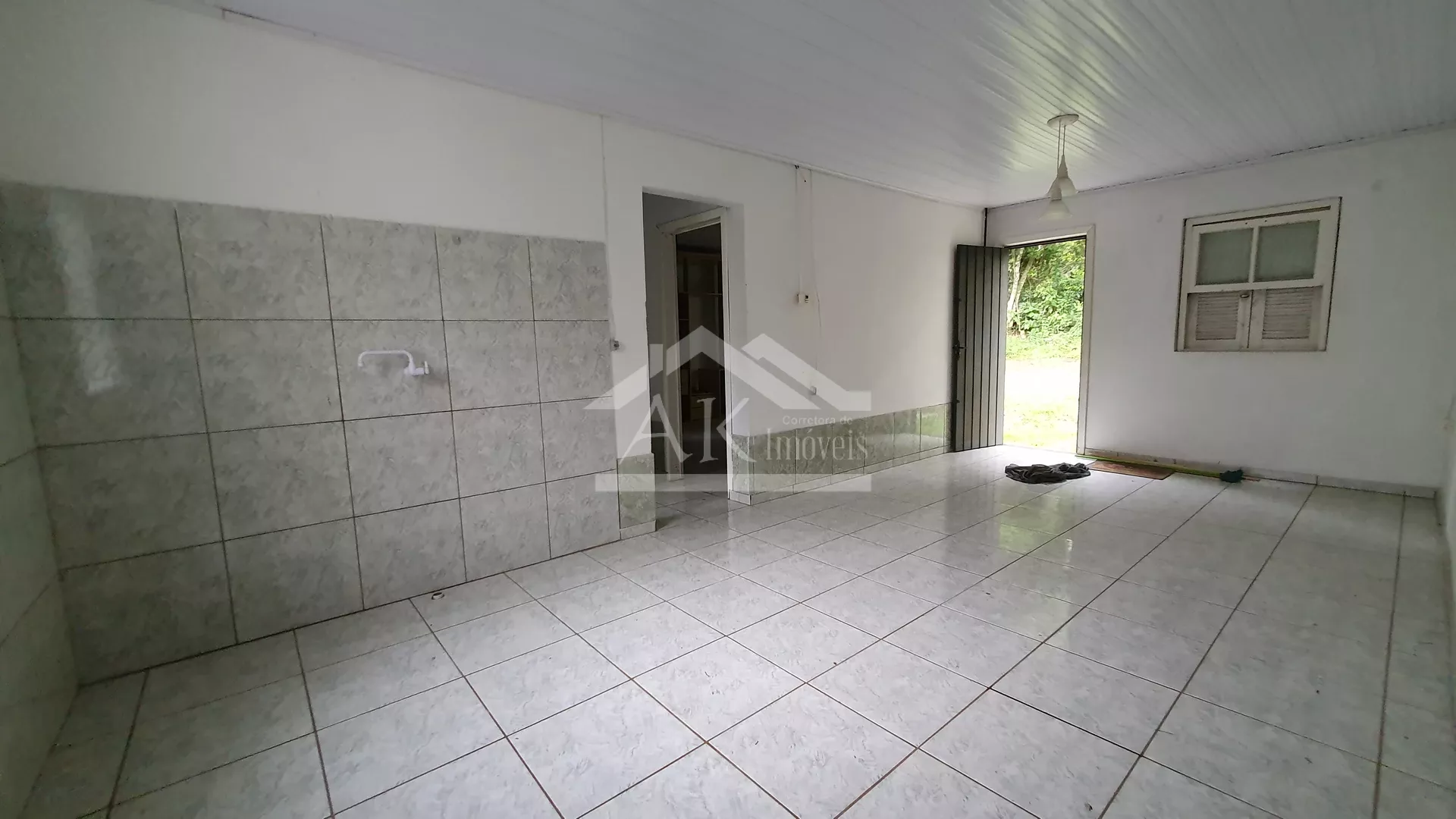Casa à venda às margens da BR 116 em Picada Café na Serra Gaúcha