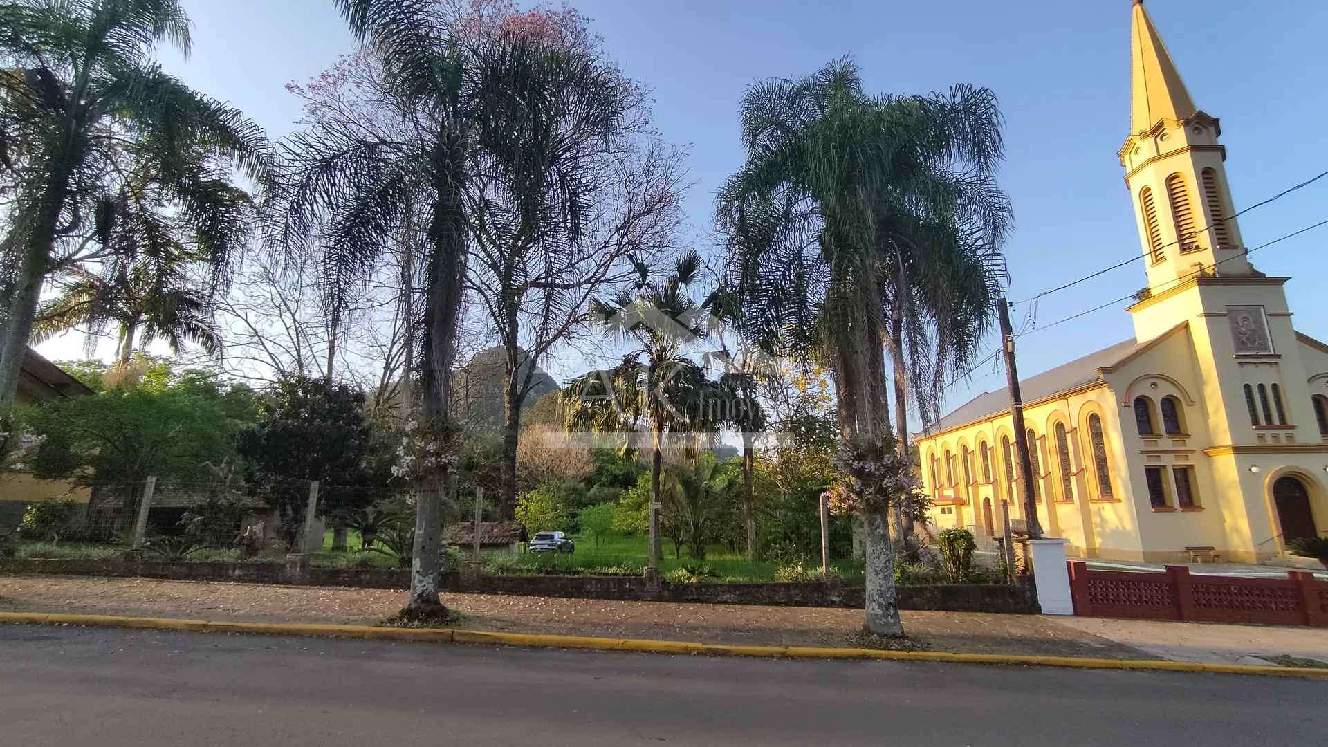 Terreno amplo à venda no centro Picada Café, na Serra Gaúcha