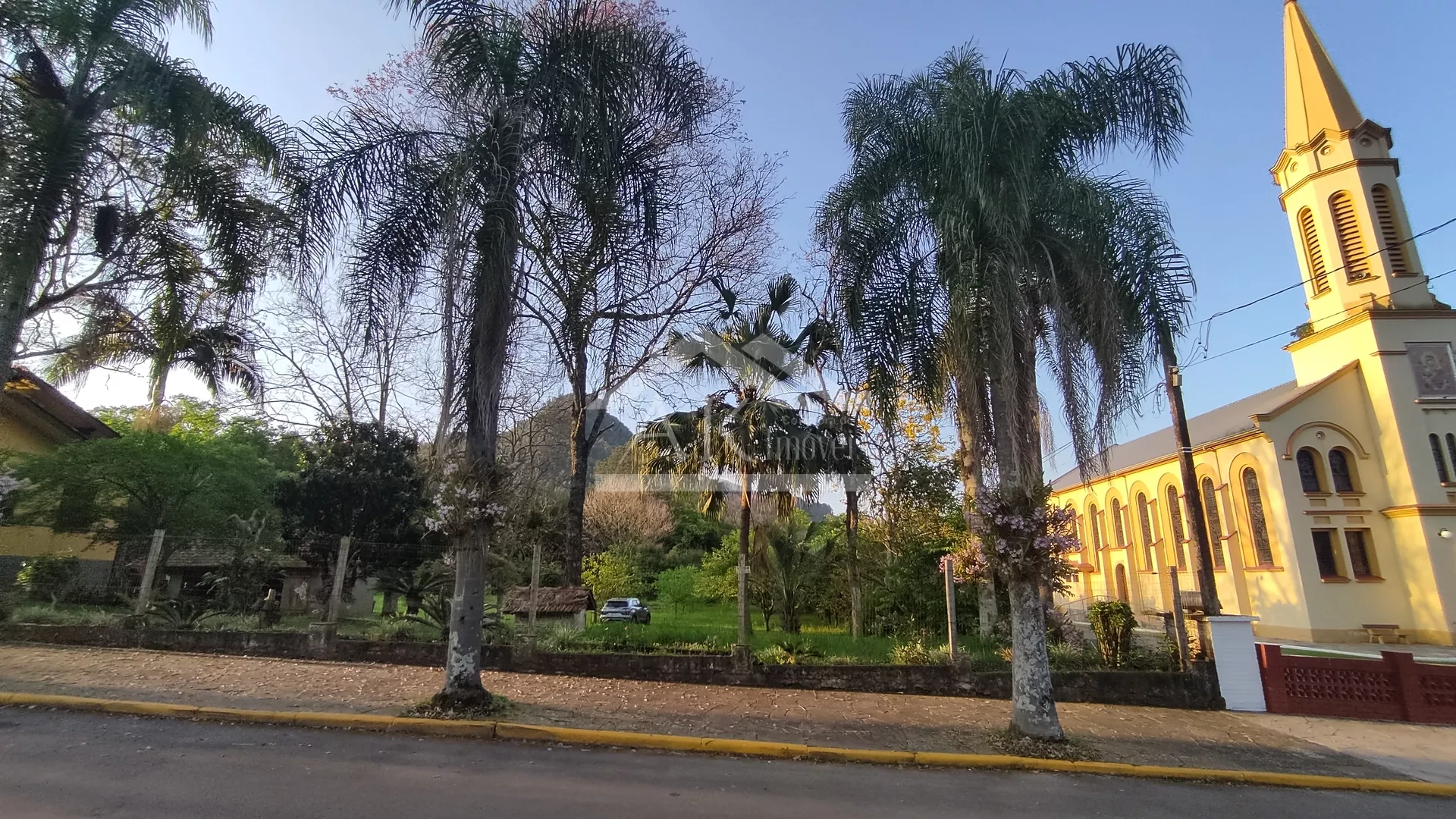 Terreno amplo à venda no centro Picada Café, na Serra Gaúcha