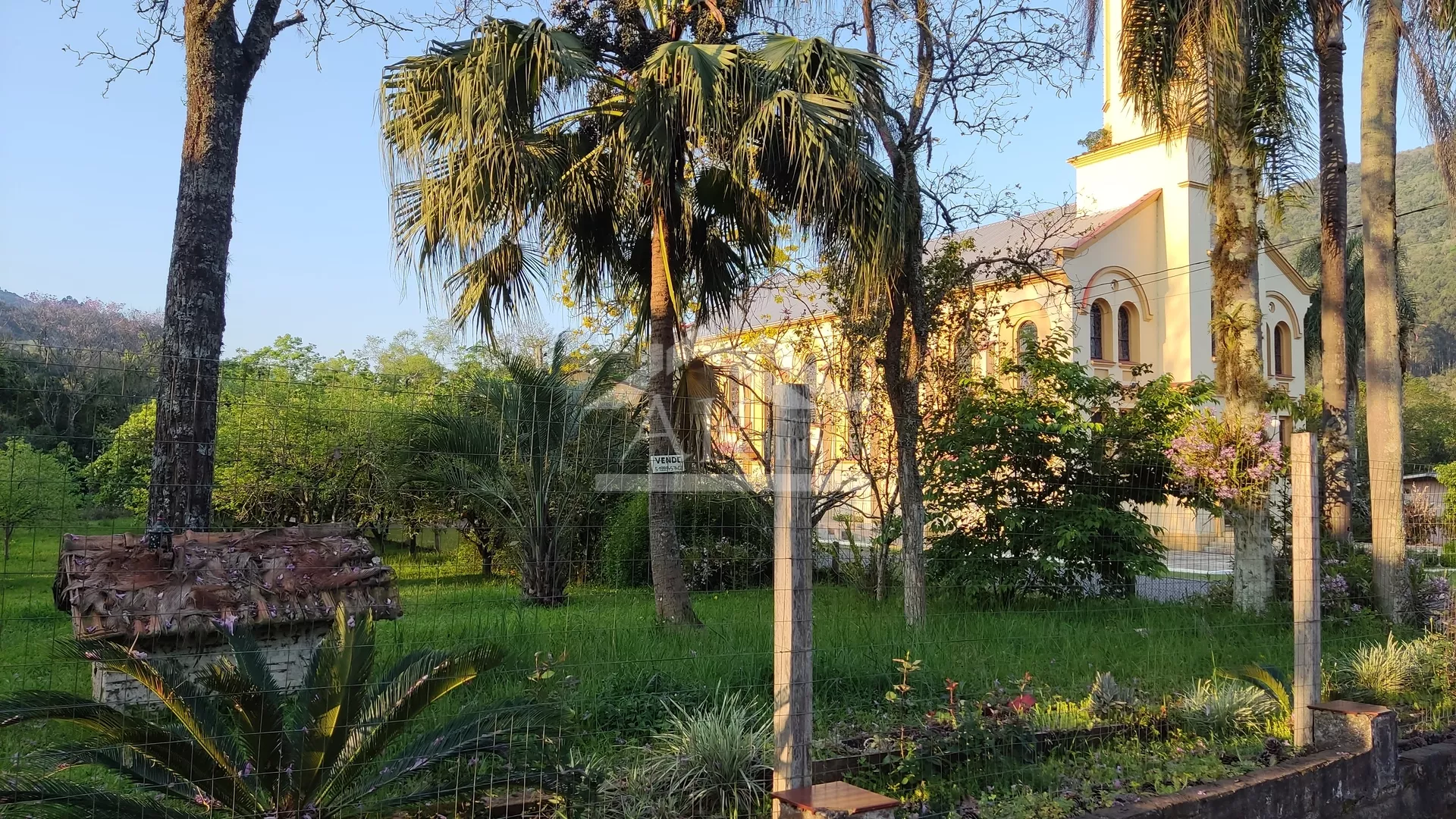 Terreno amplo à venda no centro Picada Café, na Serra Gaúcha