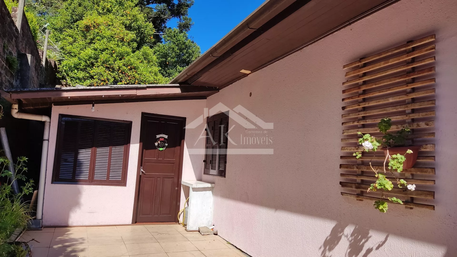 Casa com dois quartos à venda, em Nova Petrópolis, na Serra Gaúcha