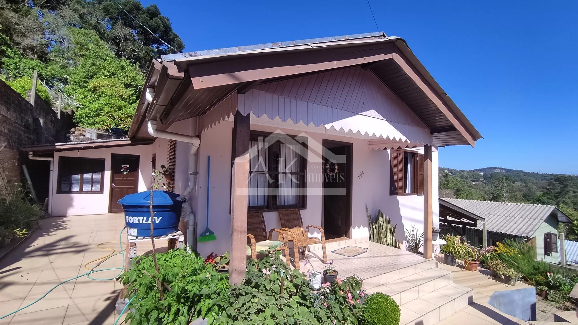 Casa com dois quartos à venda, em Nova Petrópolis, na Serra Gaúcha