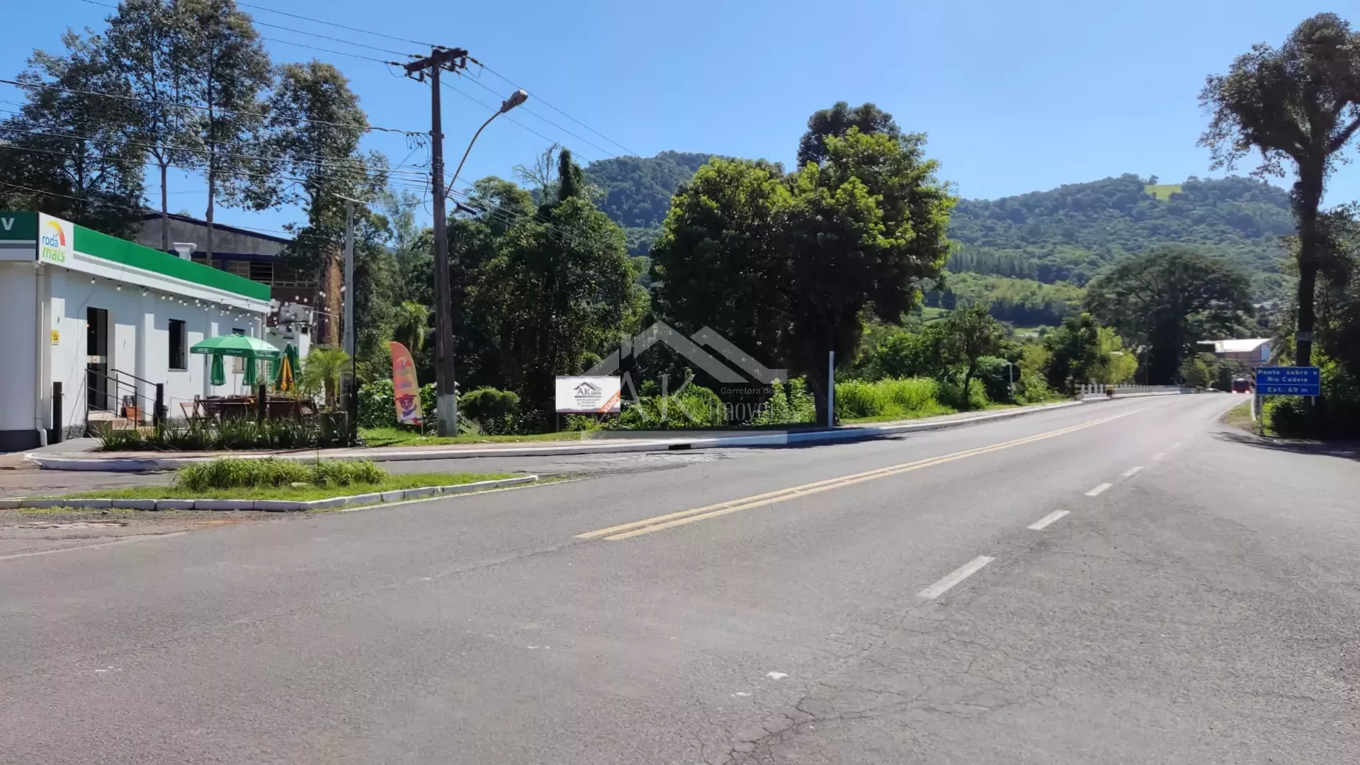 Amplo terreno às margens da BR 116 em Picada Café na Serra Gaúcha