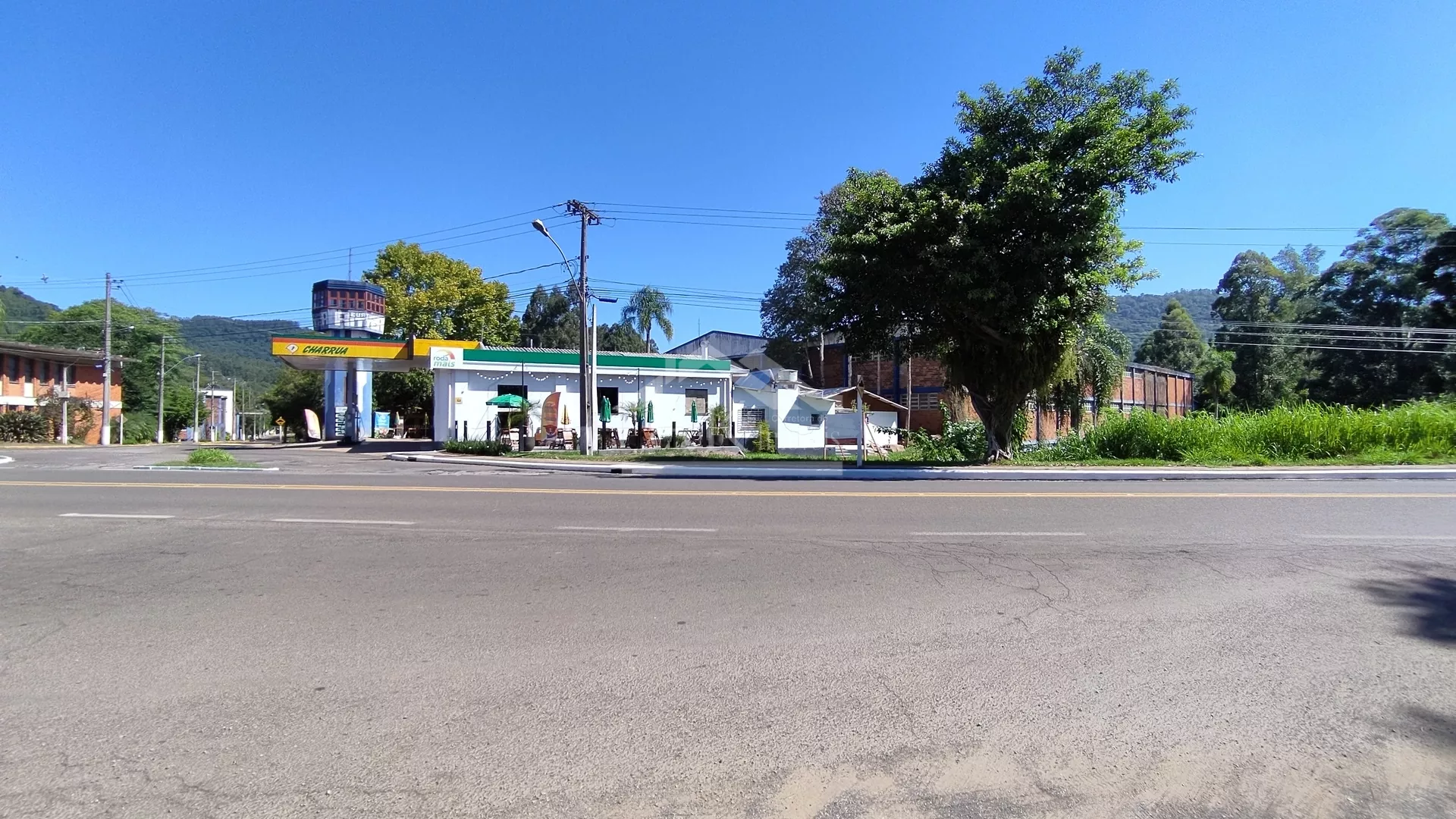 Amplo terreno às margens da BR 116 em Picada Café na Serra Gaúcha