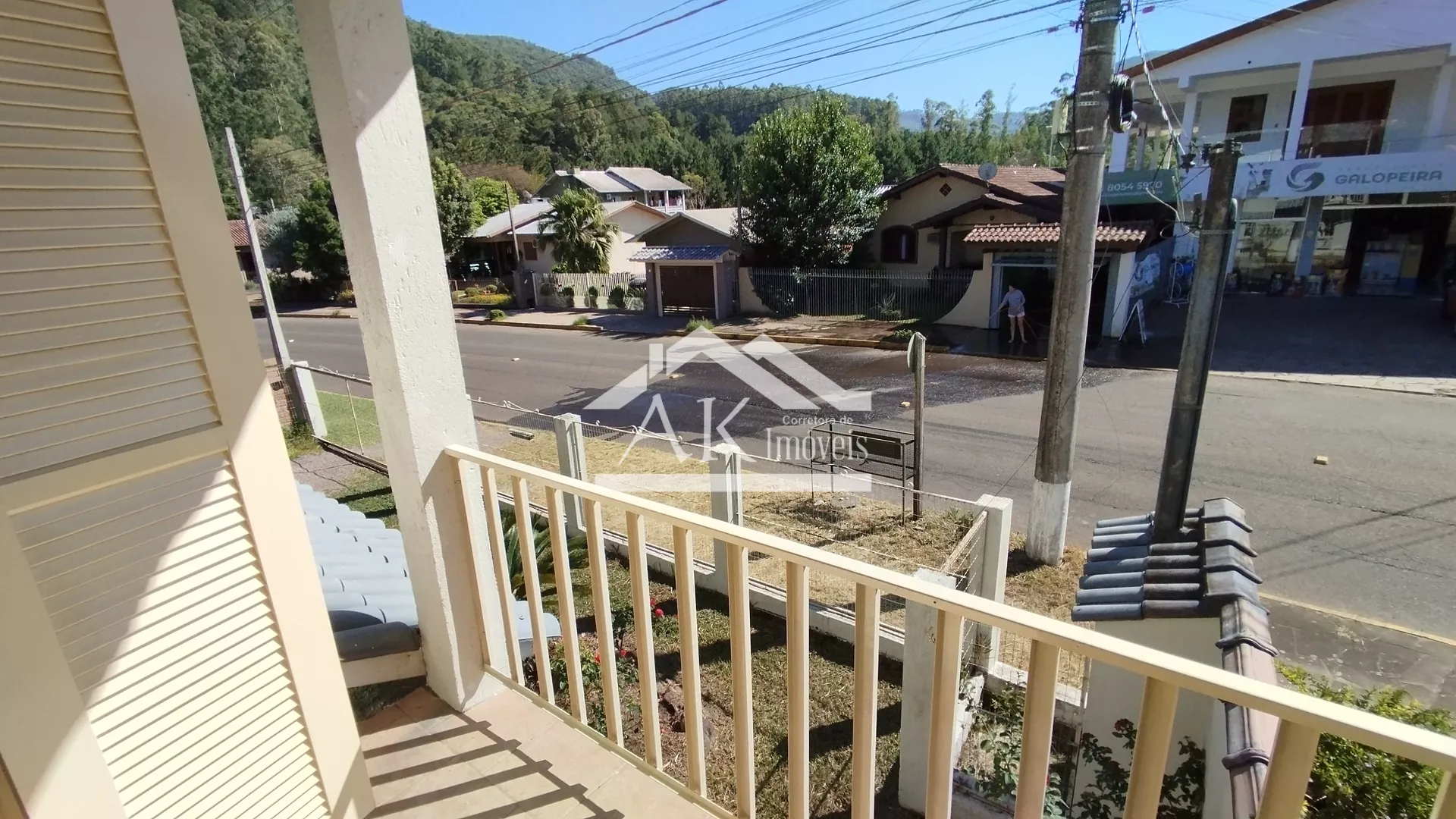 Sobrado com 3 quartos, localizado no bairro Joaneta