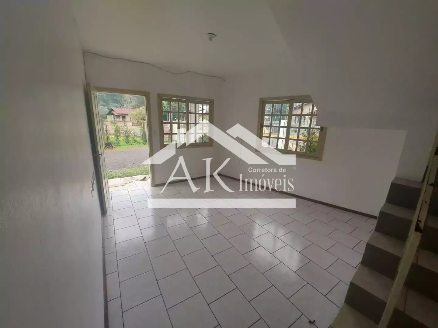 Sobrado com 3 quartos, localizado no bairro Joaneta