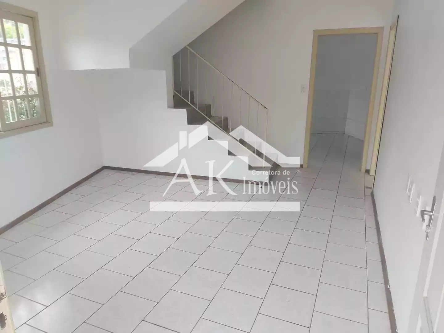 Sobrado com 3 quartos, localizado no bairro Joaneta