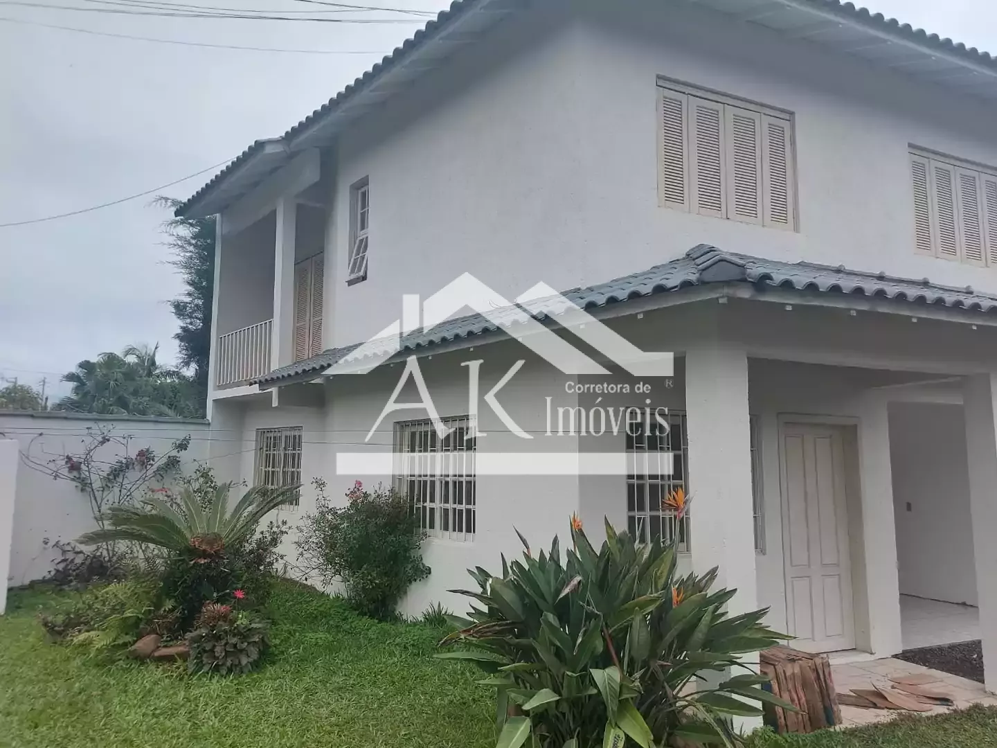 Sobrado com 3 quartos, localizado no bairro Joaneta