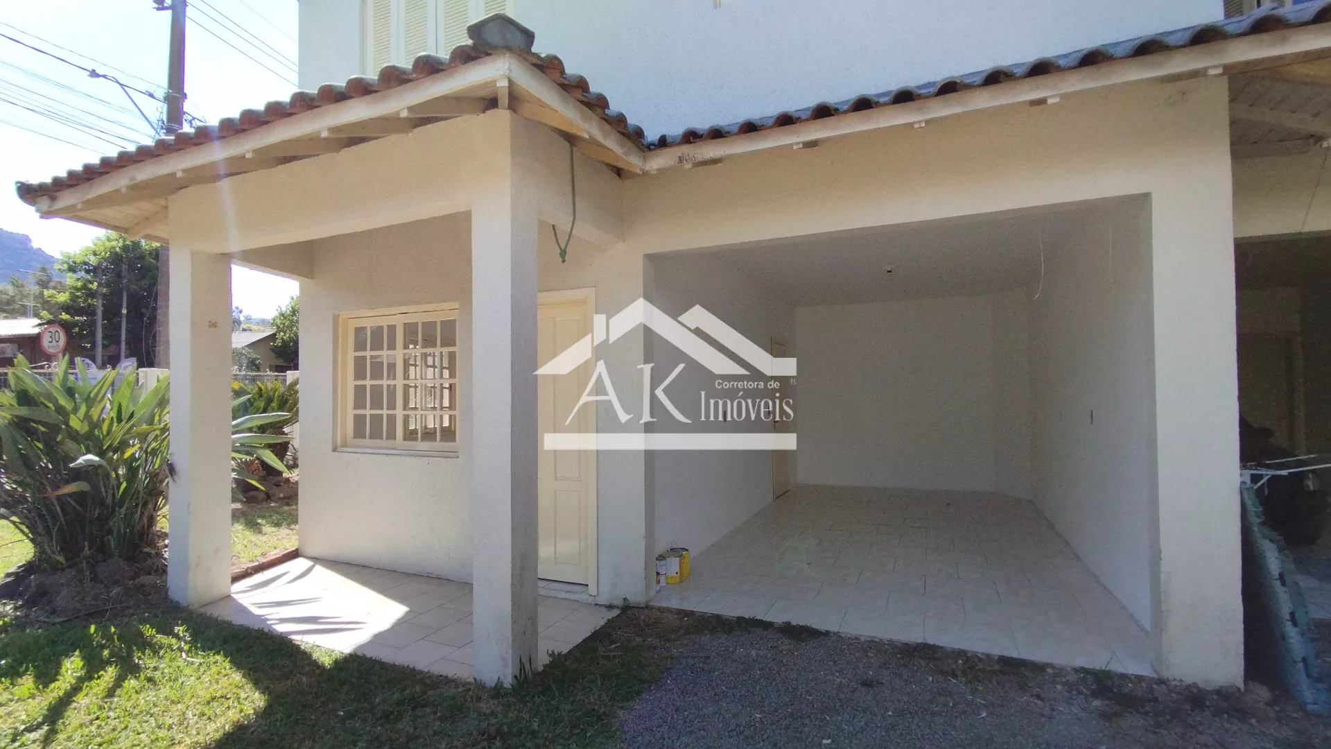 Sobrado com 3 quartos, localizado no bairro Joaneta