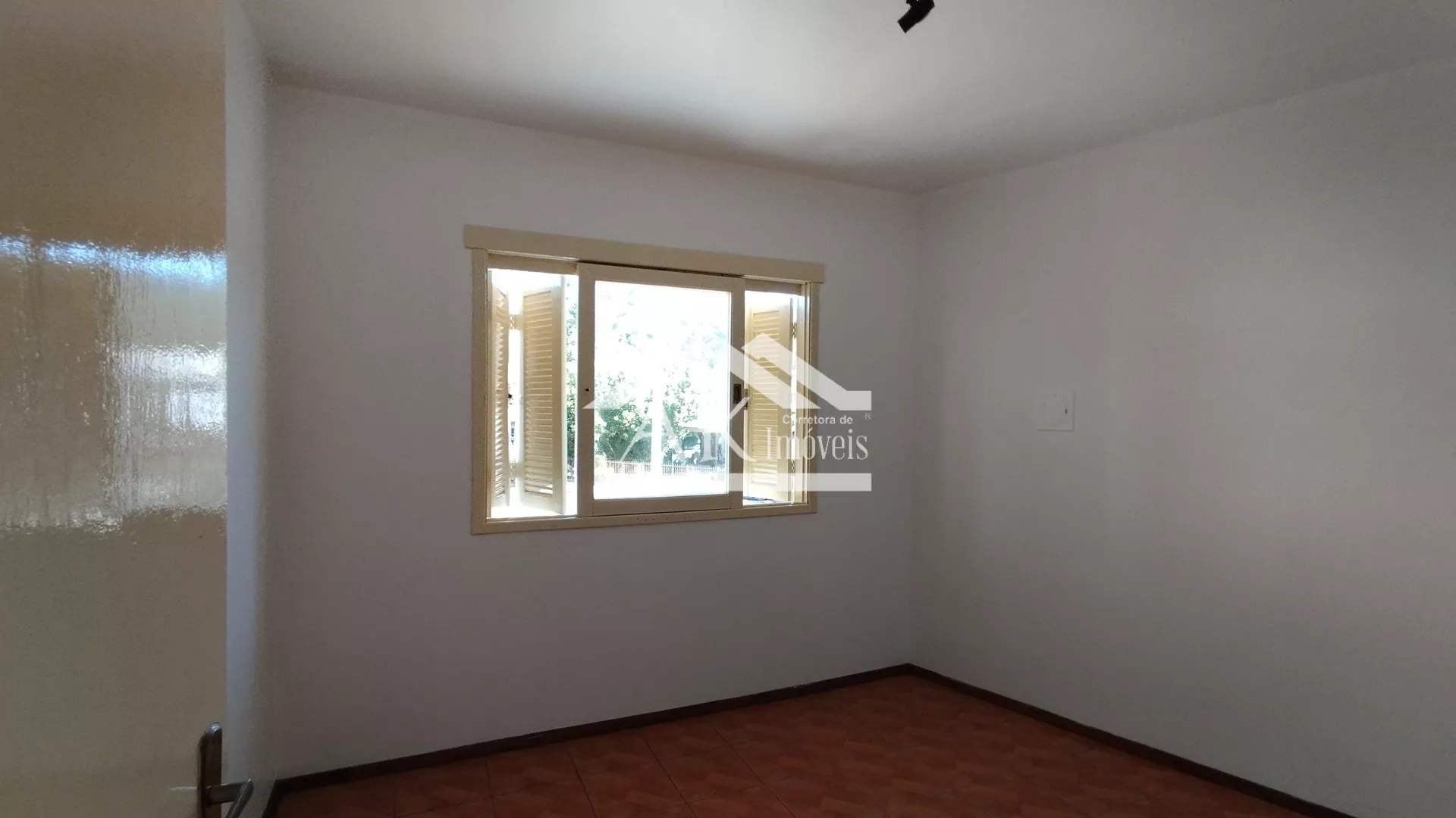 Sobrado com 3 quartos, localizado no bairro Joaneta