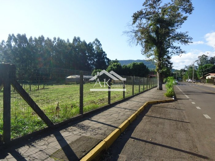 Sítio urbano com fundos ao rio à venda em Picada Café na Serra Gaúcha