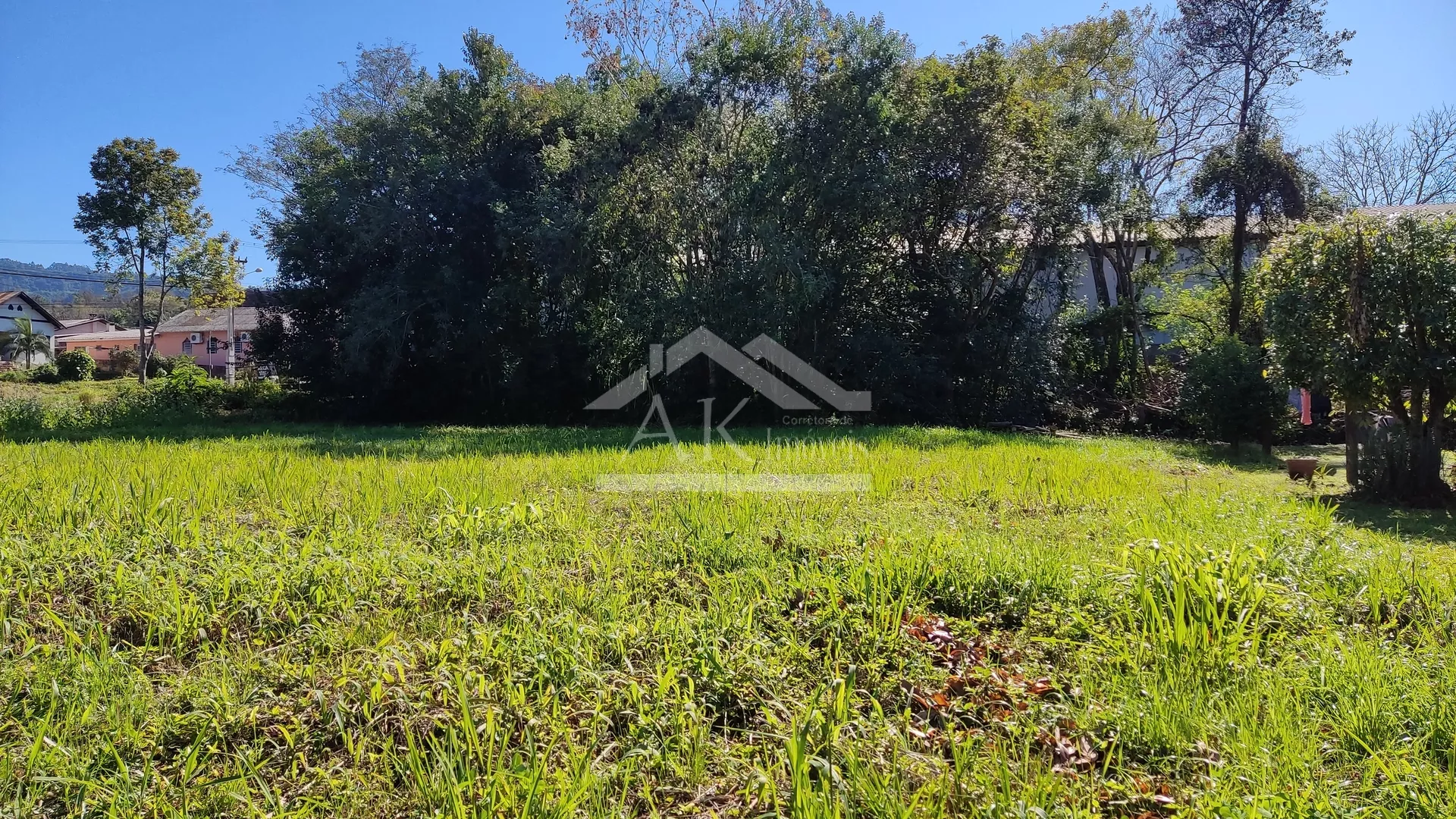 Terreno plano e amplo à venda, próximo a BR-116, em Picada café na Serra Gaúcha.