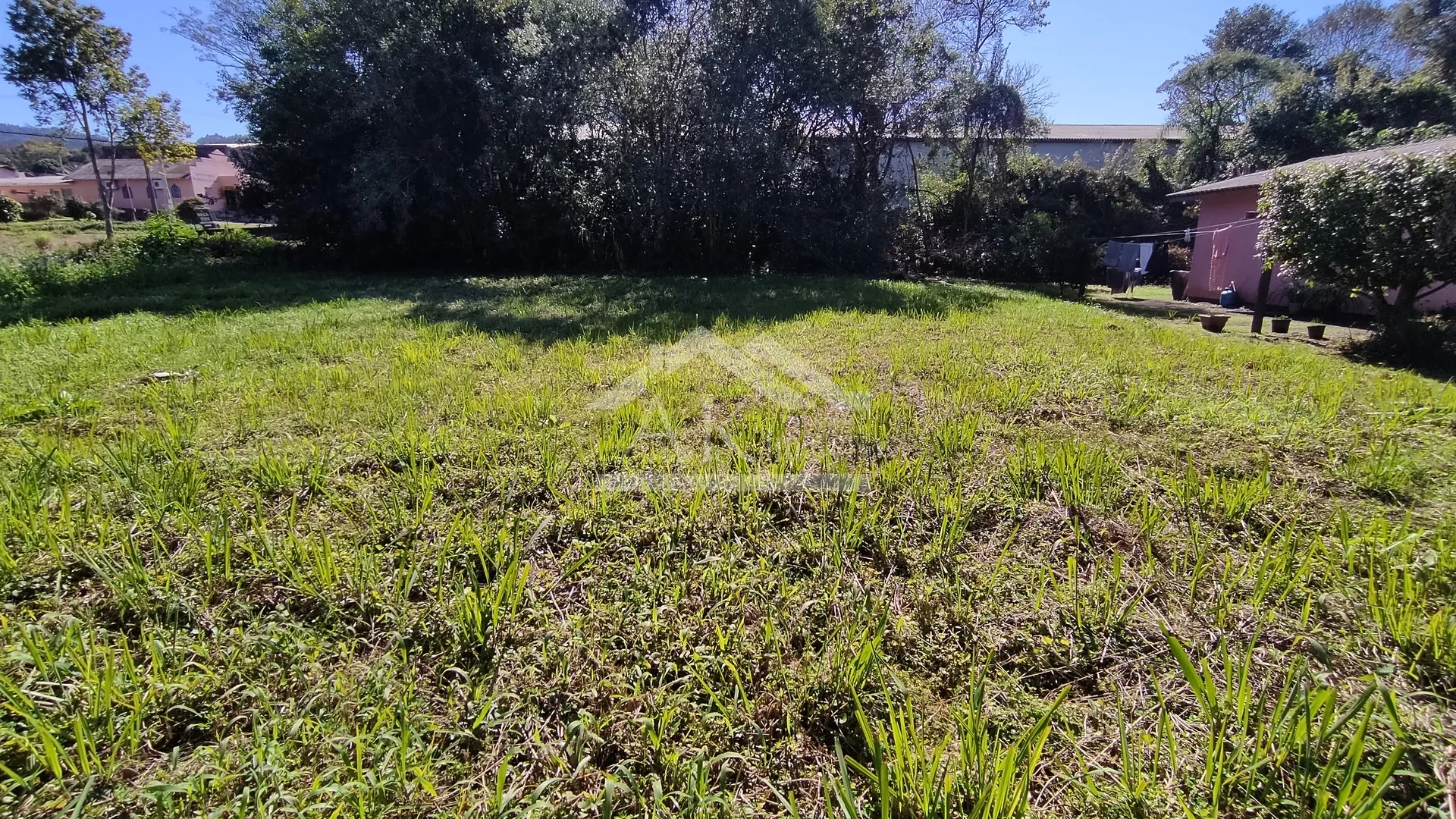 Terreno plano e amplo à venda, próximo a BR-116, em Picada café na Serra Gaúcha.