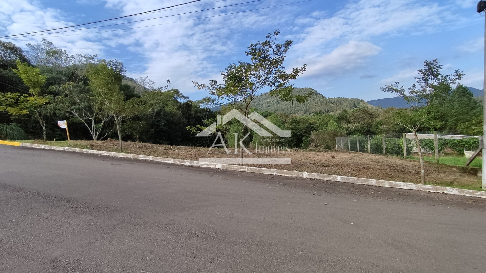 Lindo terreno de esquina com vista a venda em Picada Café na Serra Gaúcha