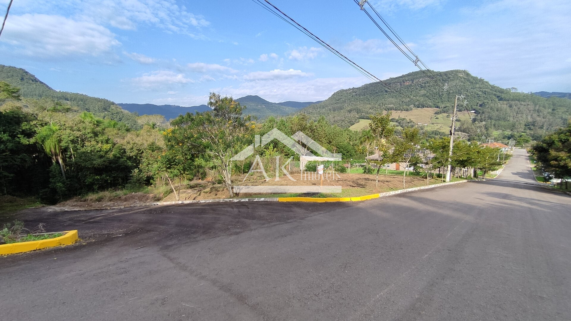 Lindo terreno de esquina com vista a venda em Picada Café na Serra Gaúcha