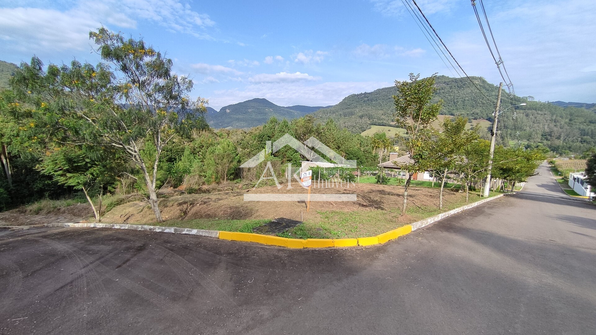 Lindo terreno de esquina com vista a venda em Picada Café na Serra Gaúcha