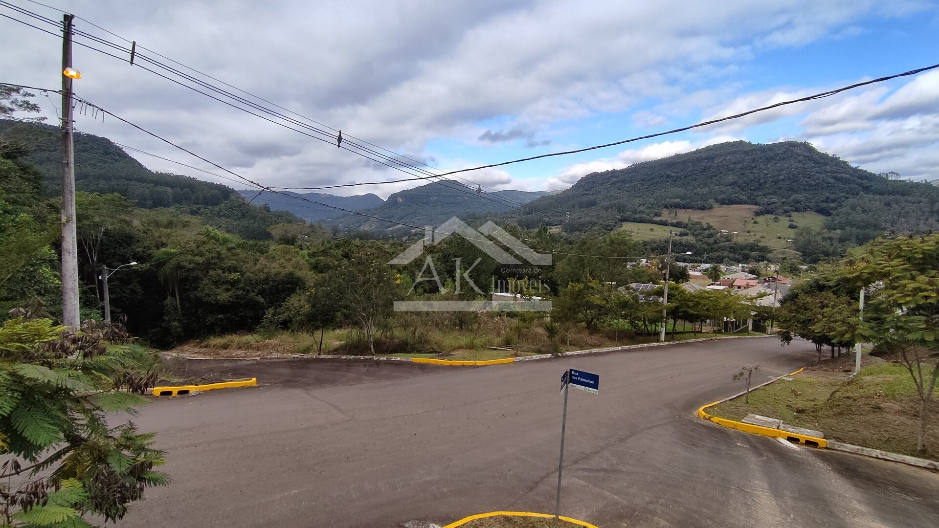 Lindo terreno de esquina com vista a venda em Picada Café na Serra Gaúcha