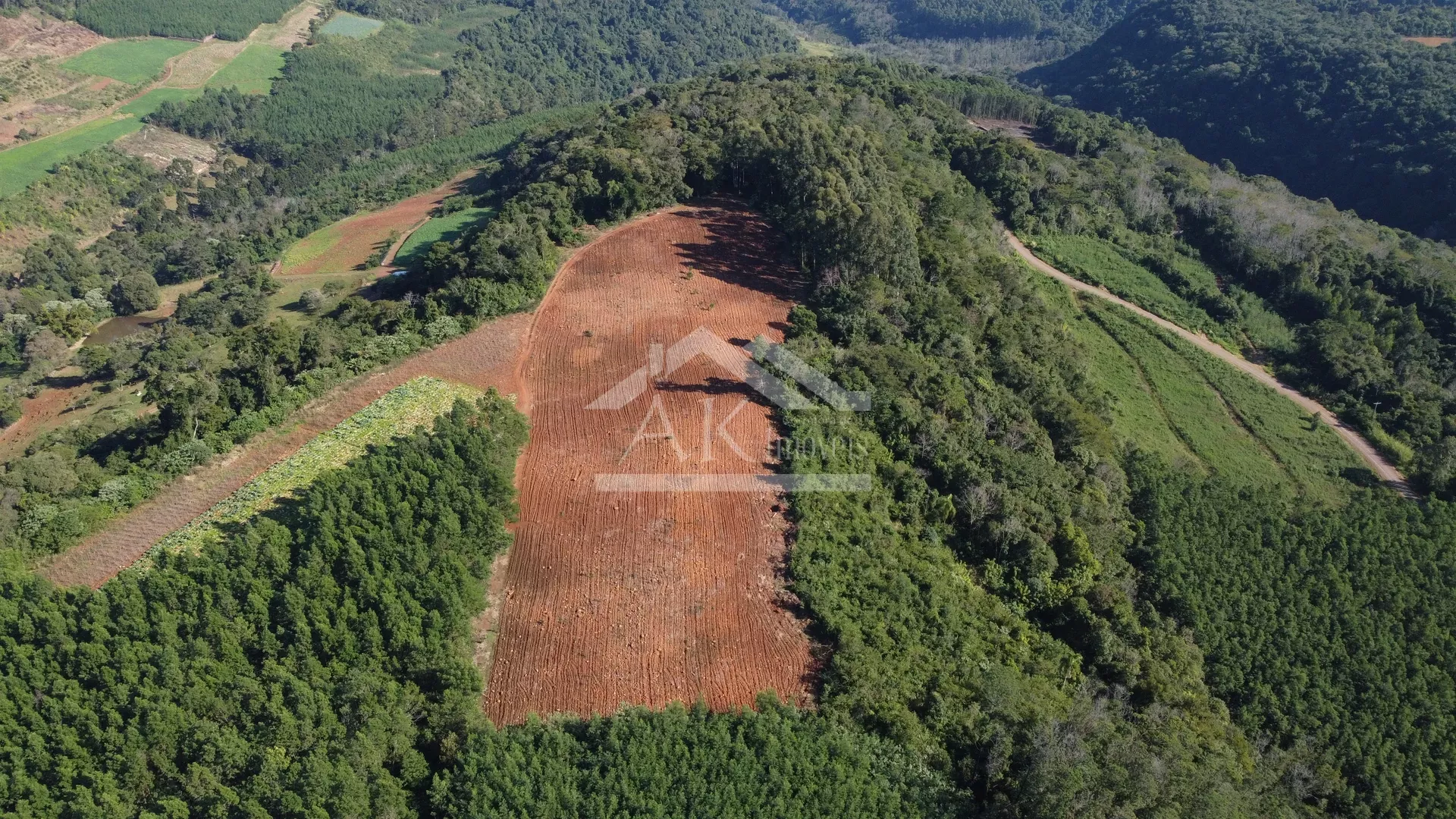 Área de terras plana à venda no interior de Linha Nova, na Serra Gaúcha