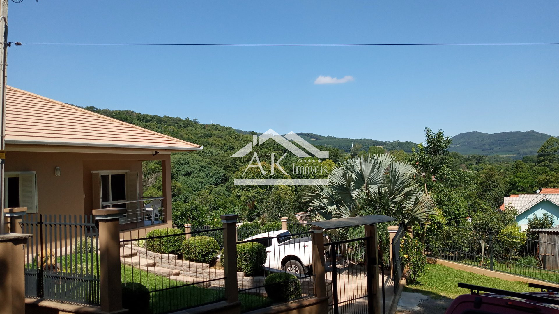 Casa com quiosque, piscina e linda vista a venda em Morro Reuter na Serra Gaúcha