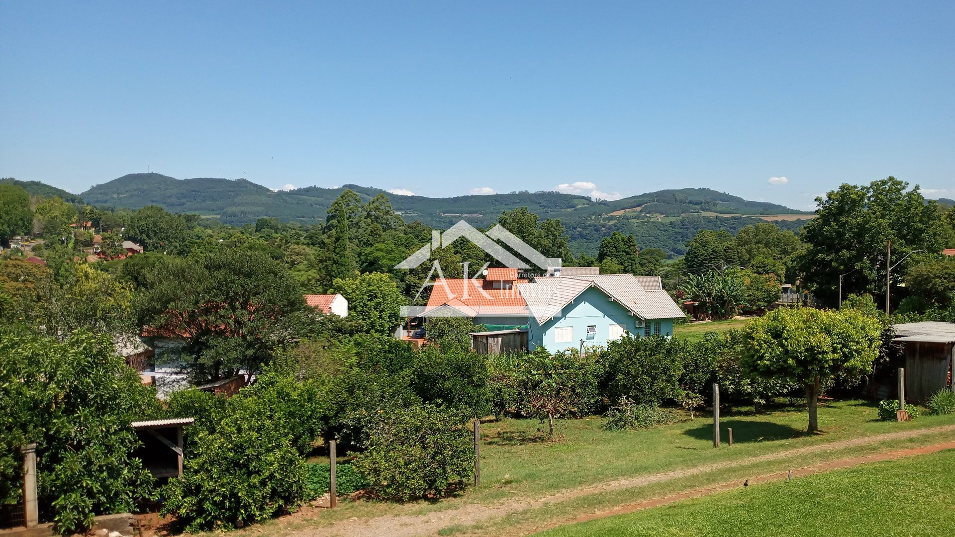 Casa com quiosque, piscina e linda vista a venda em Morro Reuter na Serra Gaúcha