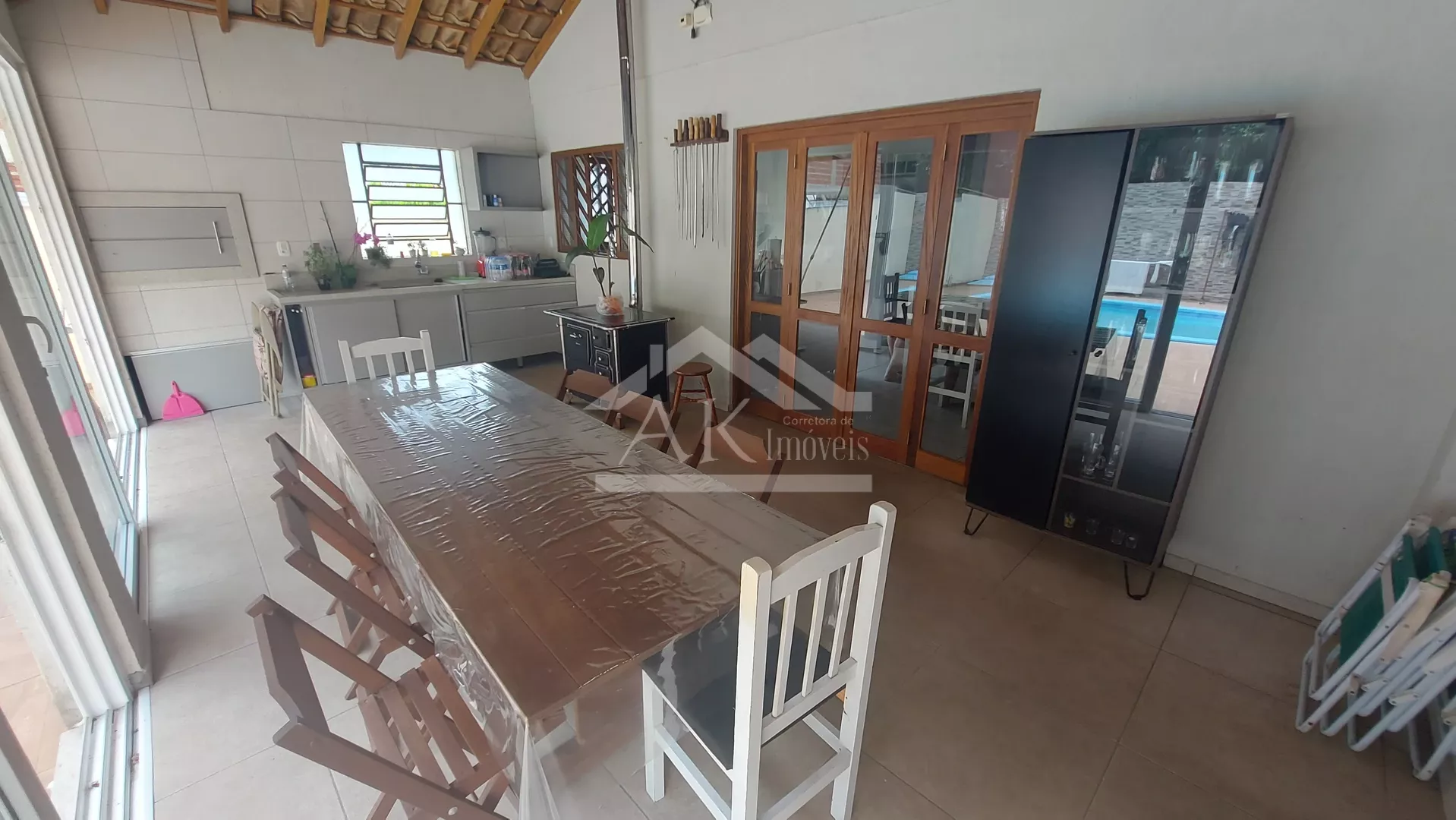 Excelente casa com piscina à venda em Picada Café na Serra Gaúcha