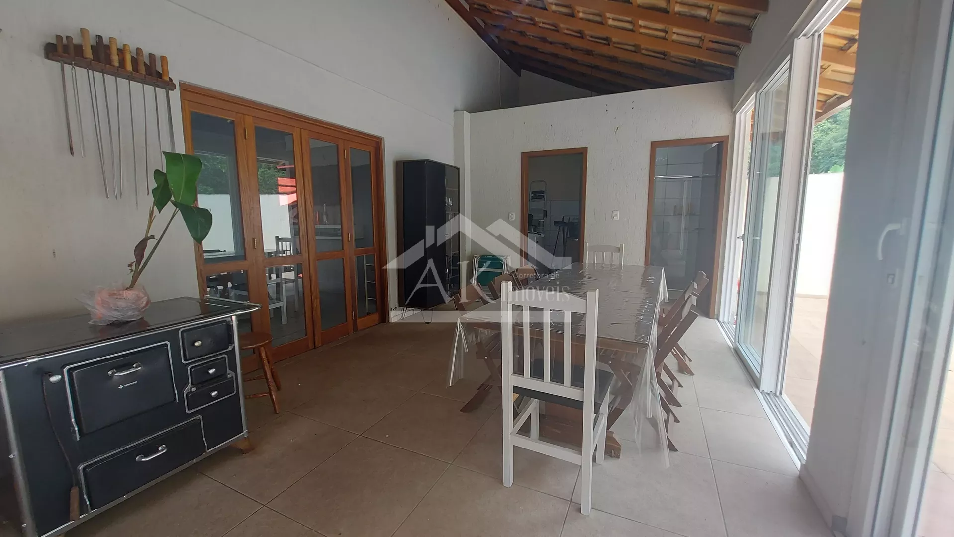 Excelente casa com piscina à venda em Picada Café na Serra Gaúcha
