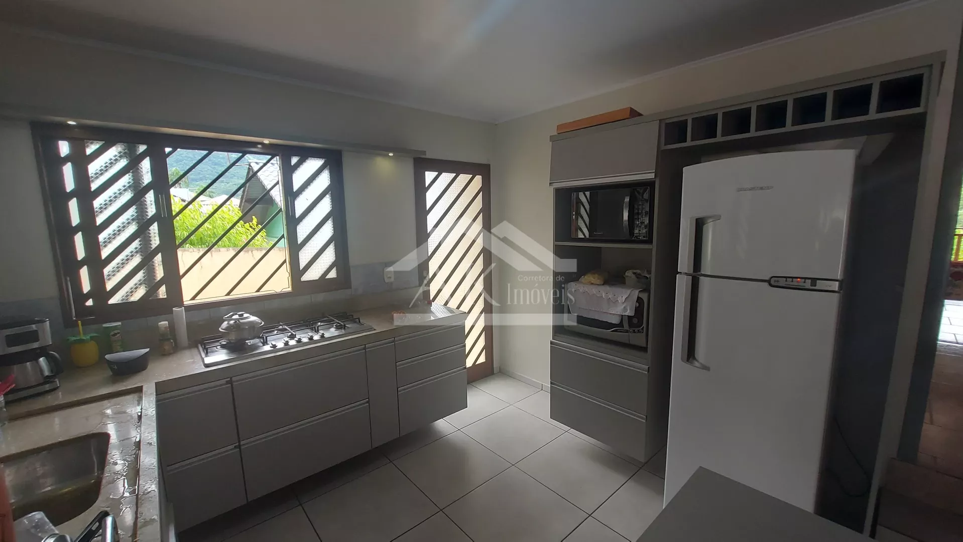 Excelente casa com piscina à venda em Picada Café na Serra Gaúcha