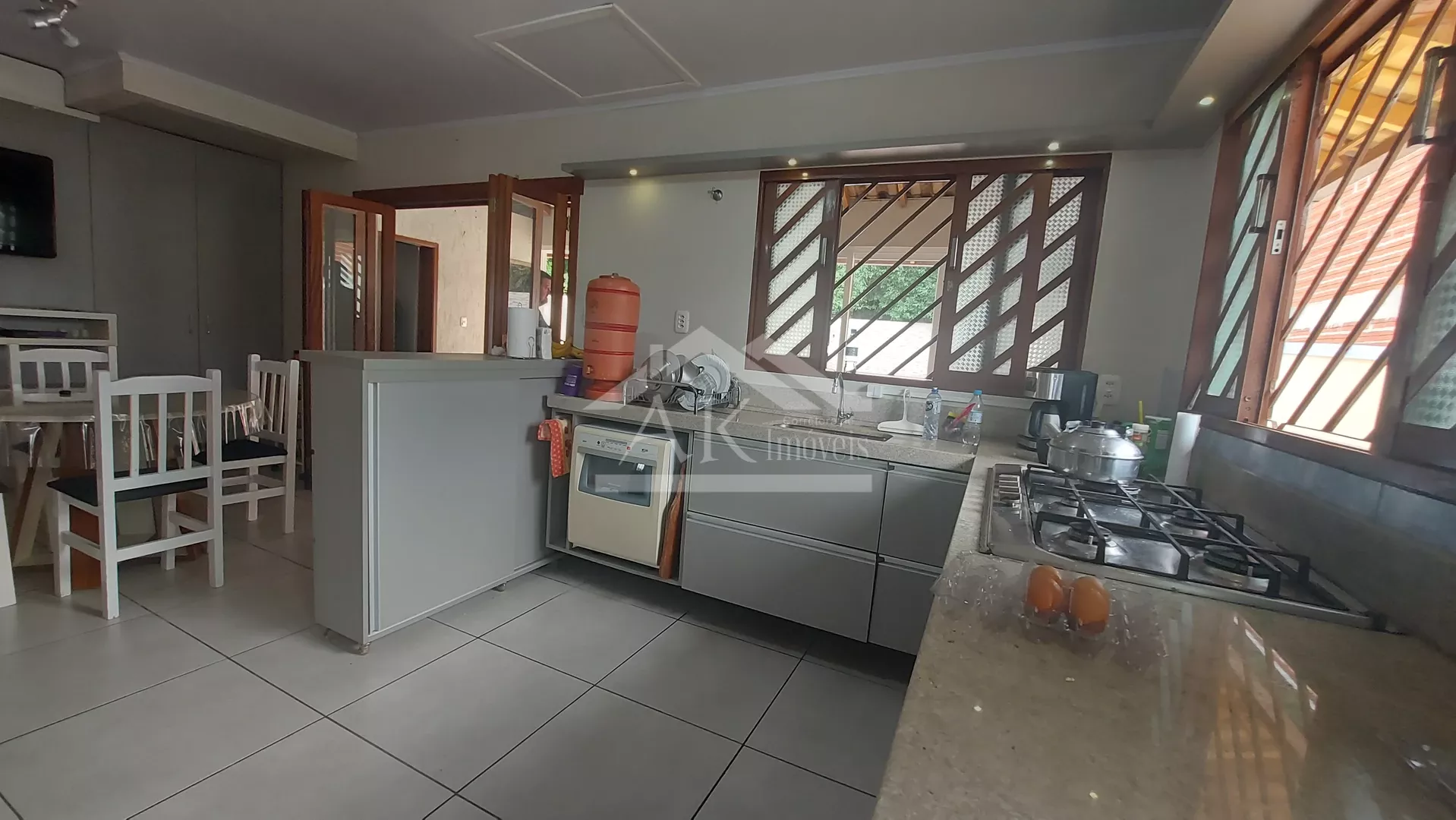 Excelente casa com piscina à venda em Picada Café na Serra Gaúcha