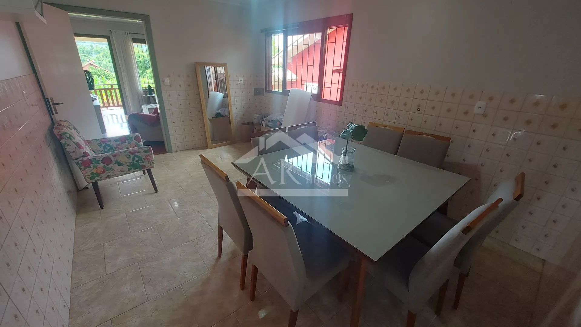 Excelente casa com piscina à venda em Picada Café na Serra Gaúcha