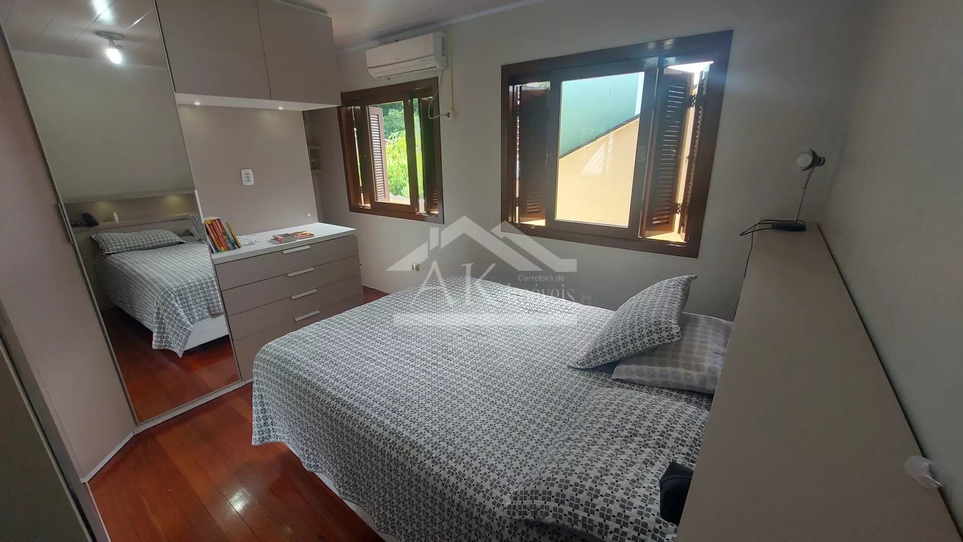 Excelente casa com piscina à venda em Picada Café na Serra Gaúcha