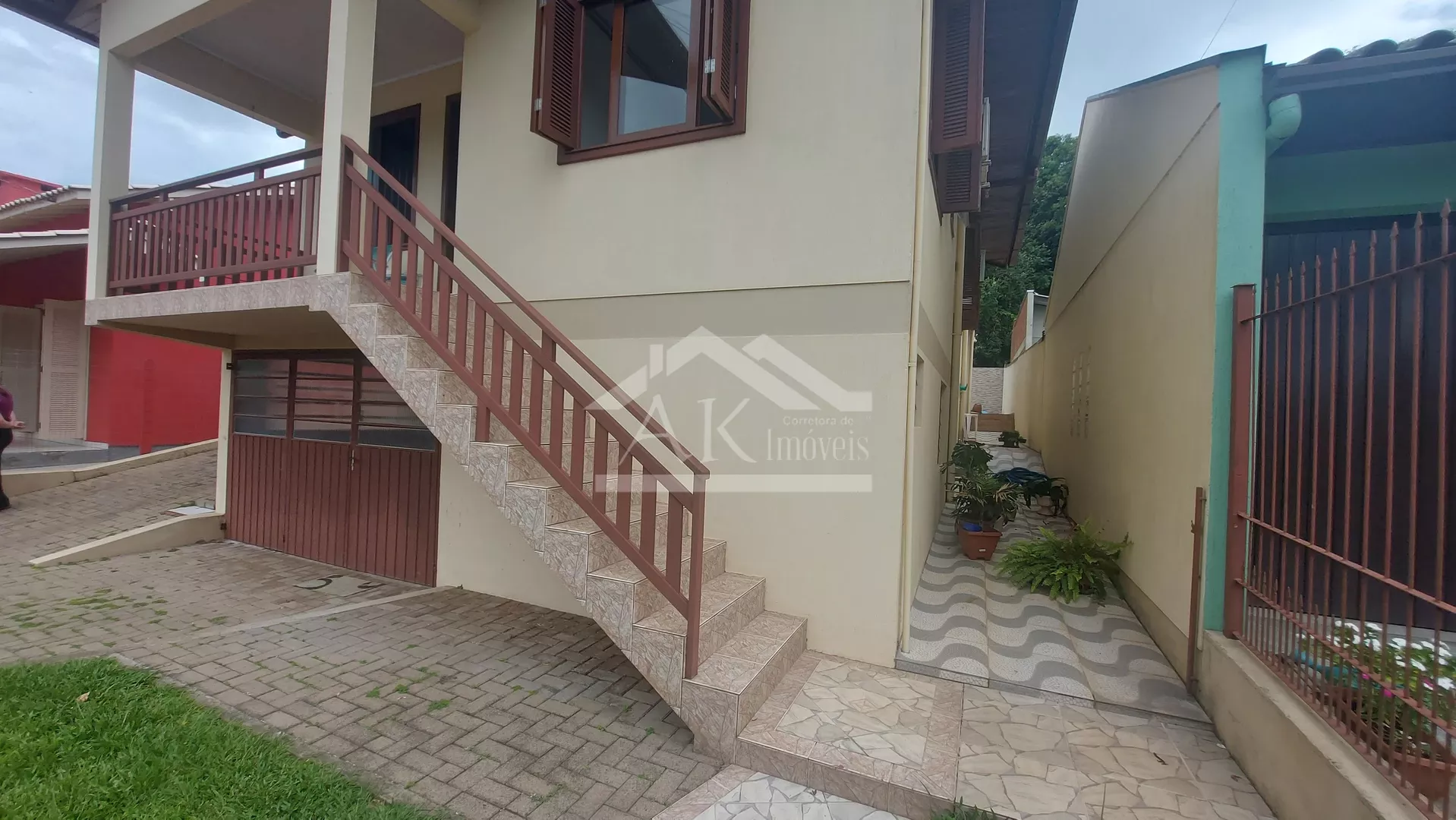 Excelente casa com piscina à venda em Picada Café na Serra Gaúcha