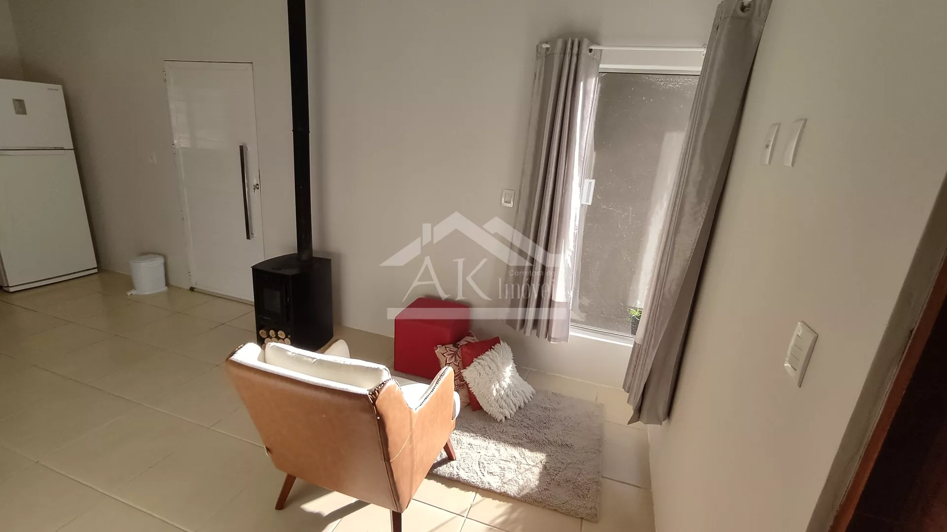 Casa com 1 suíte e com excelente localização, à venda em Picada Café, na Serra Gaúcha