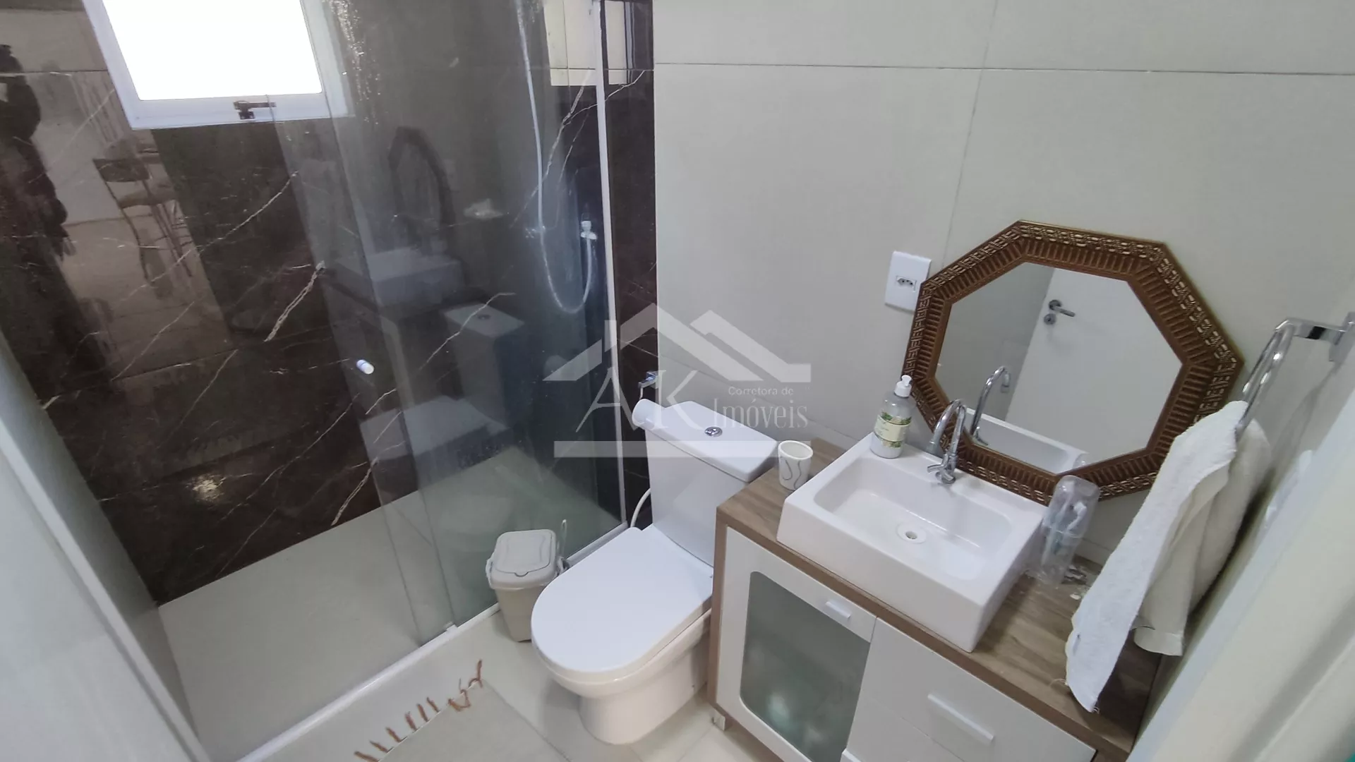 Casa com 1 suíte e com excelente localização, à venda em Picada Café, na Serra Gaúcha
