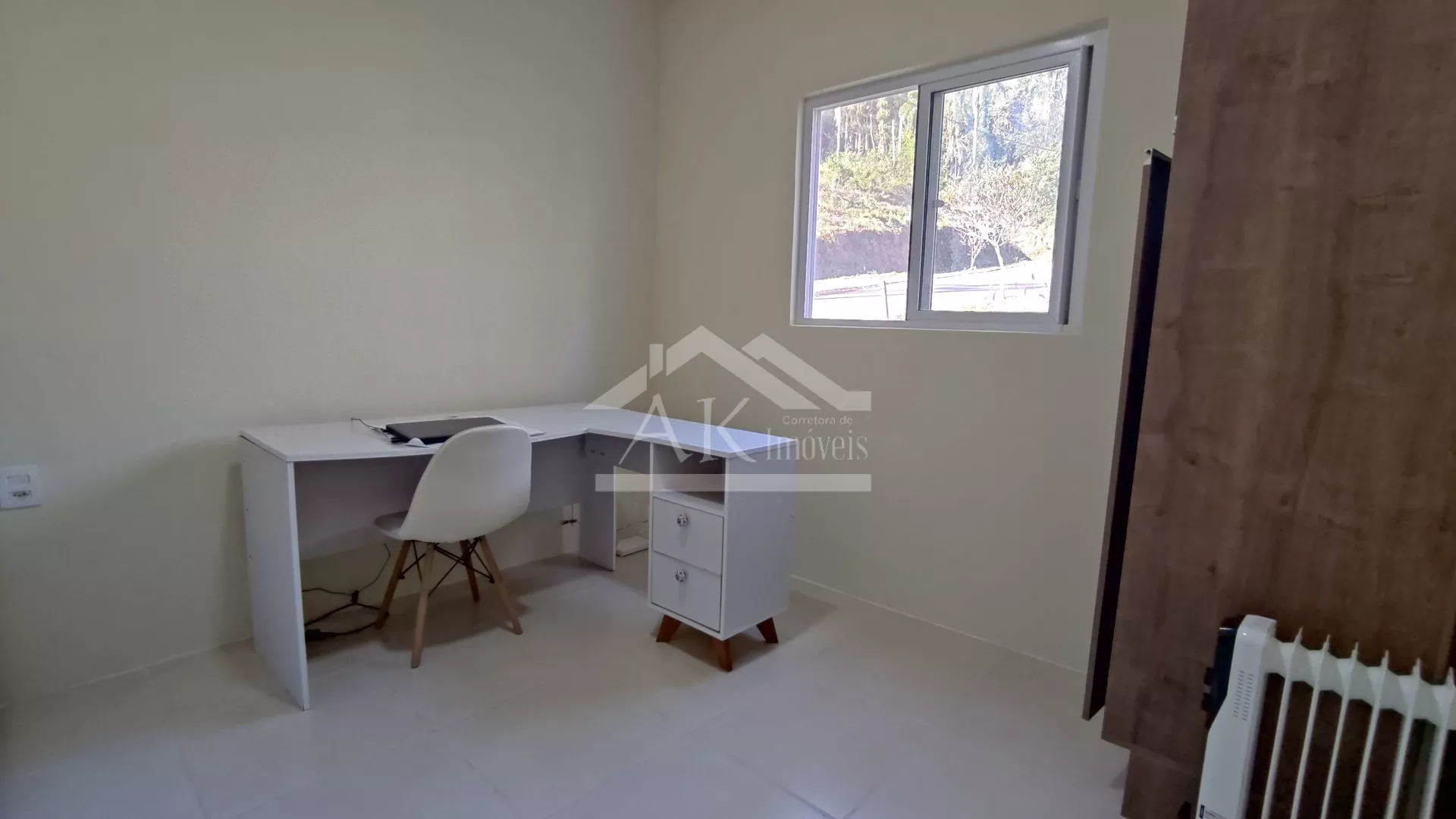 Casa com 1 suíte e com excelente localização, à venda em Picada Café, na Serra Gaúcha