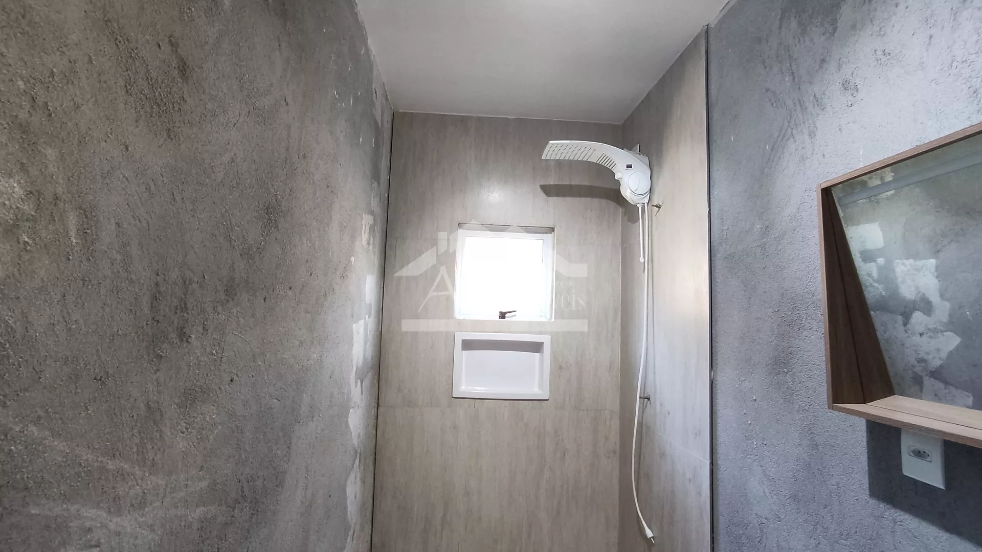 Casa com 1 suíte e com excelente localização, à venda em Picada Café, na Serra Gaúcha